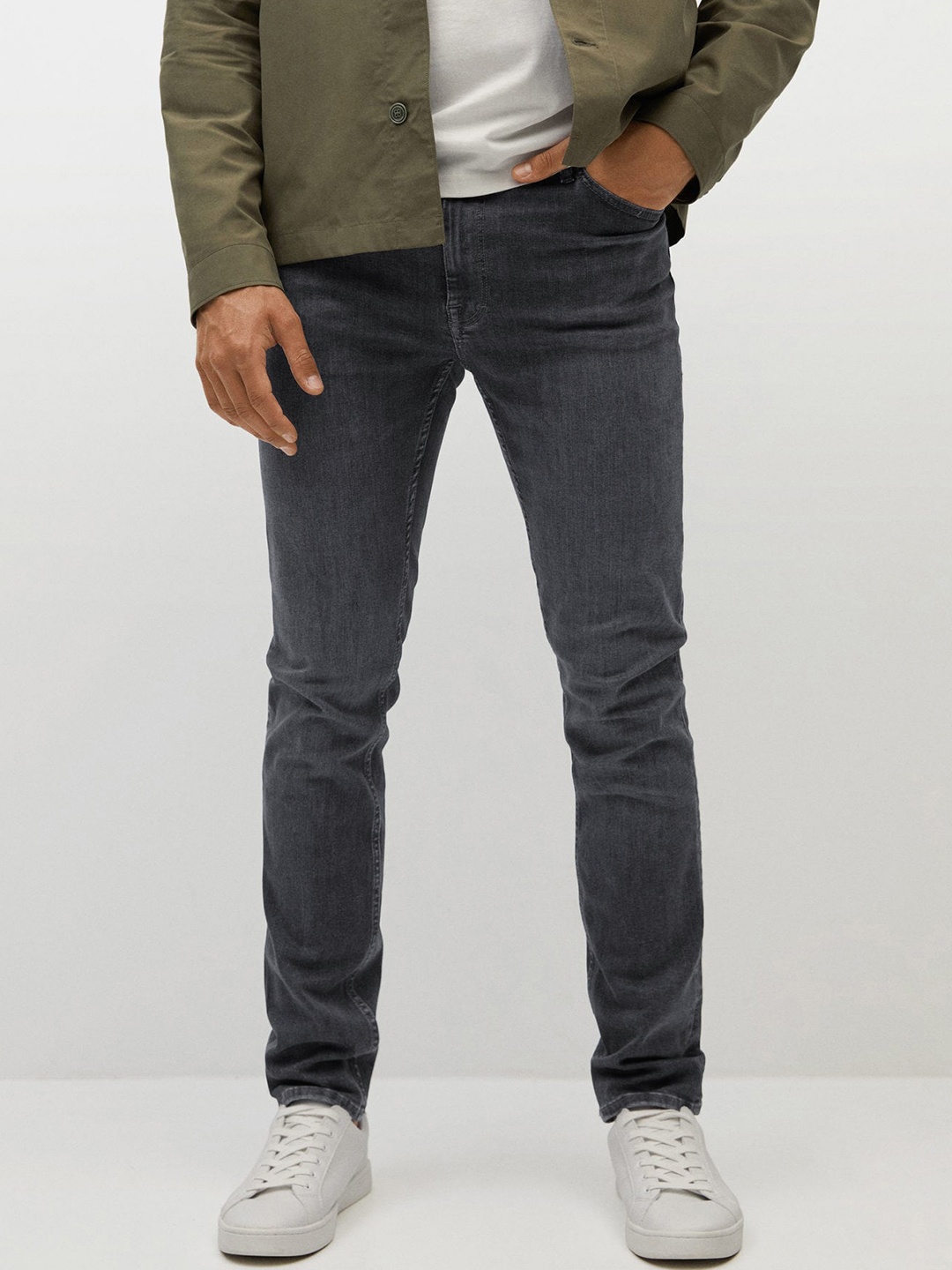 

MANGO MAN Men Navy Blue Slim Fit Stretchable Jeans