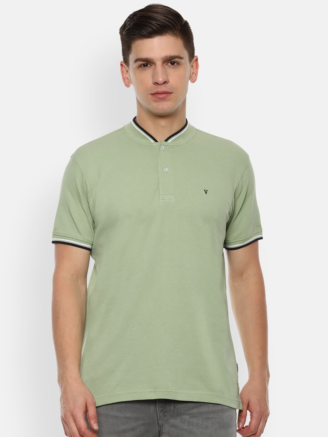 

Van Heusen Sport Men Green Pure Cotton Mandarin Collar T-shirt