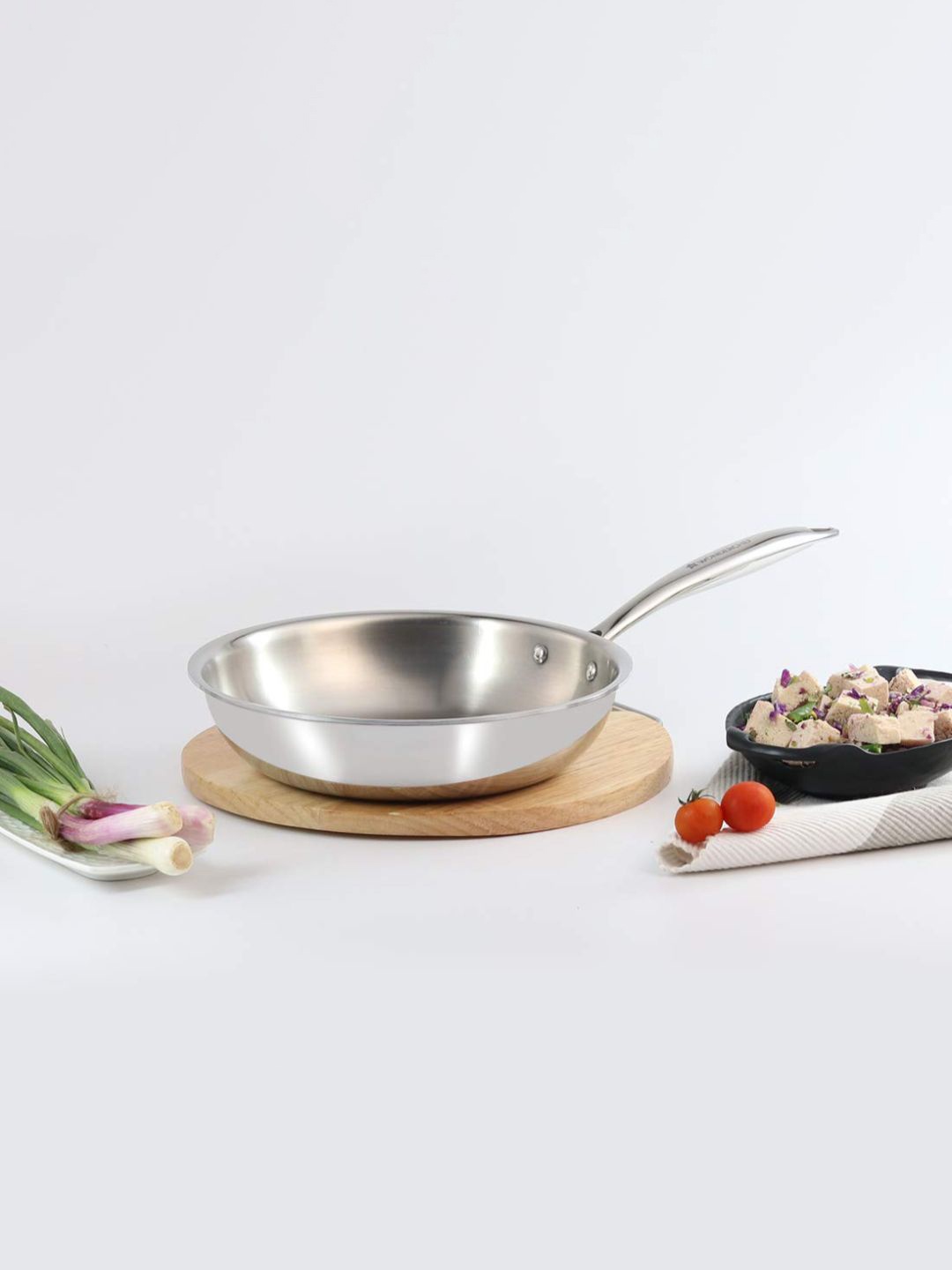 

Wonderchef Silver-Toned Solid Power 3-Ply Stainless Steel Frying Pan