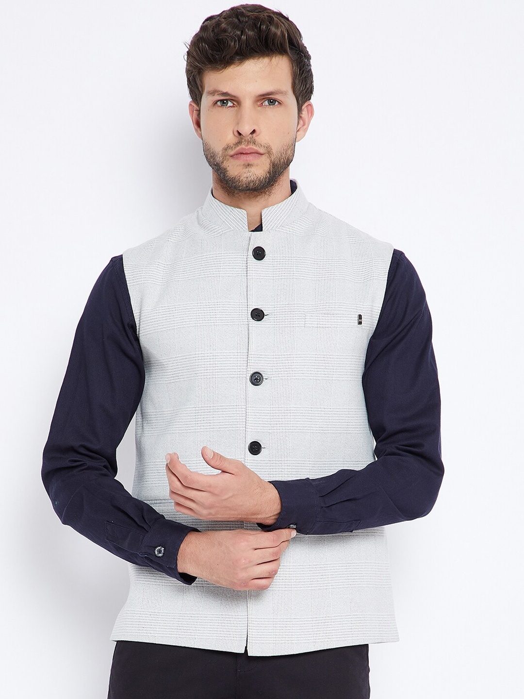 

Crimsoune Club Men Off-White Checked Waistcoat