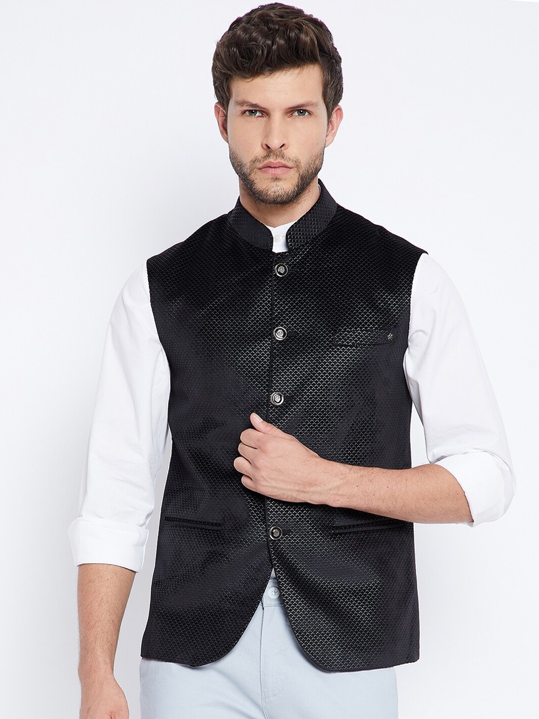 

Crimsoune Club Men Black & White Printed Waistcoat