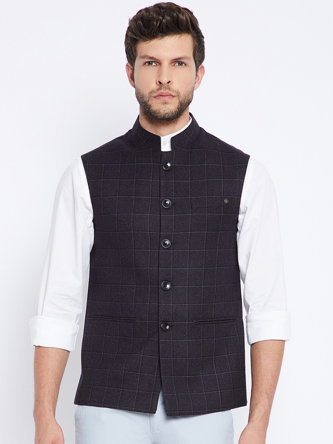 

Crimsoune Club Men Black & White Checked Waistcoat