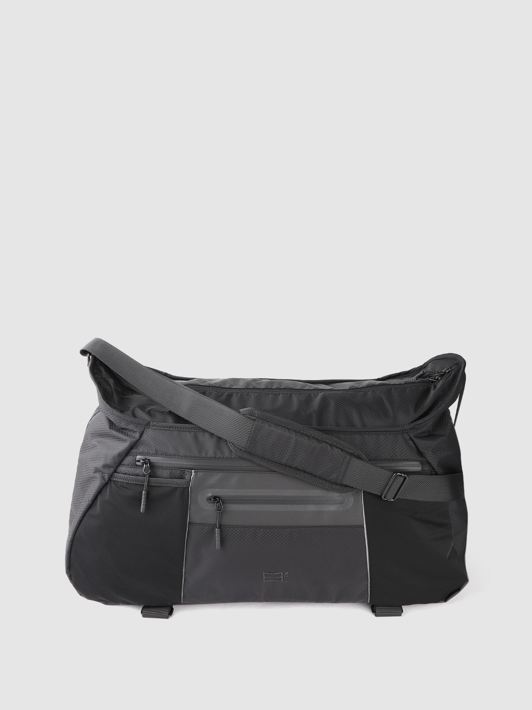 

HRX by Hrithik Roshan Unisex Black Solid Duffle Bag