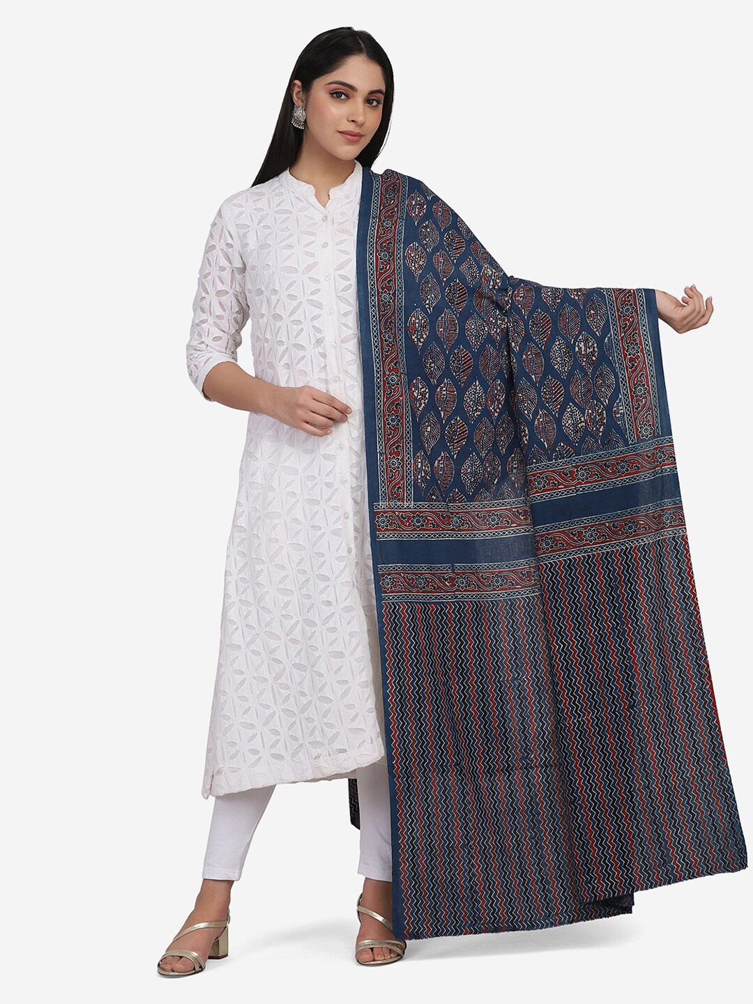 

THE WEAVE TRAVELLER Blue & Red Ethnic Motifs Printed Pure Cotton Block Print Dupatta