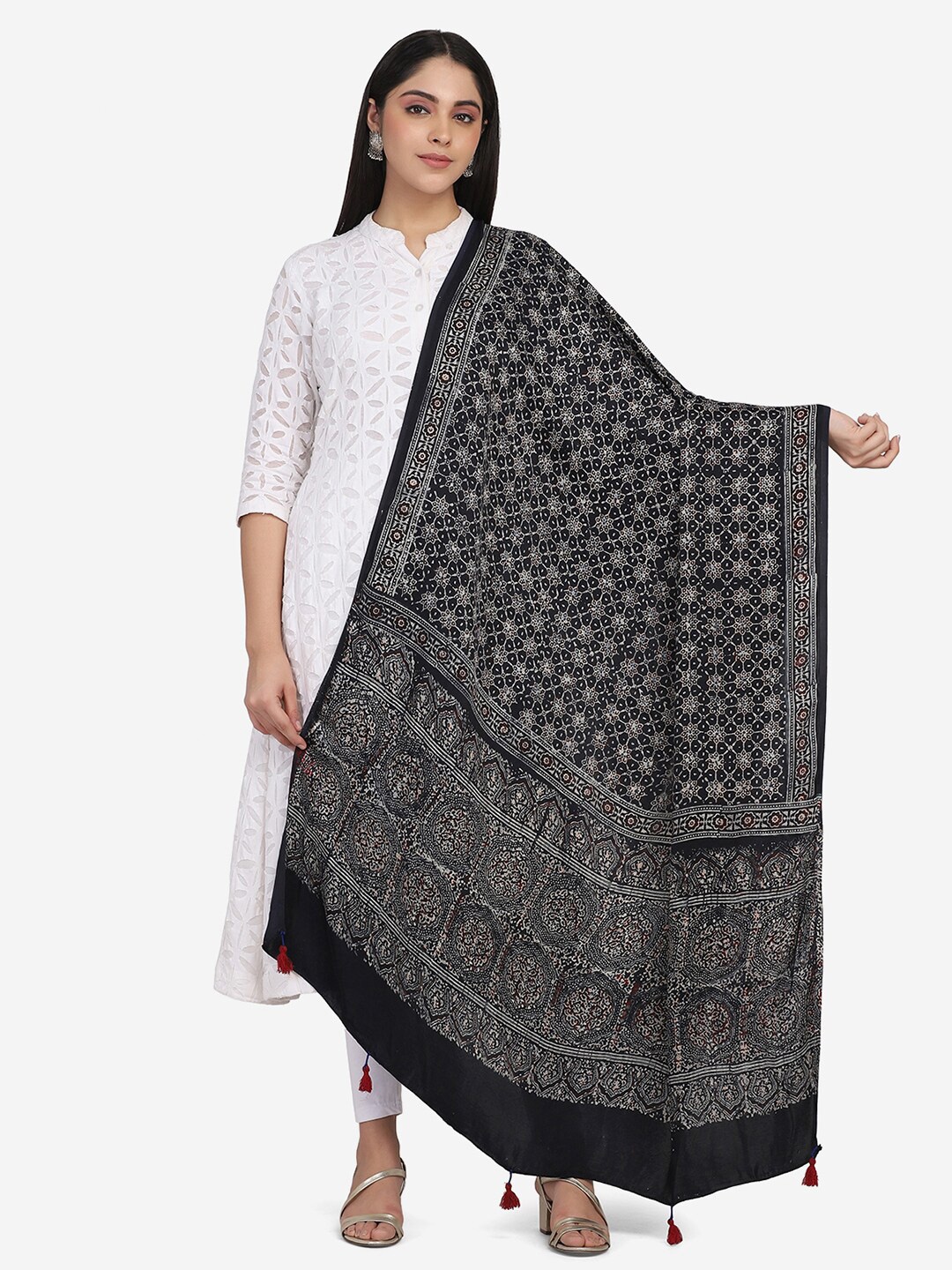 

THE WEAVE TRAVELLER Black & White Ethnic Motifs Printed Viscose Rayon Block Print Dupatta