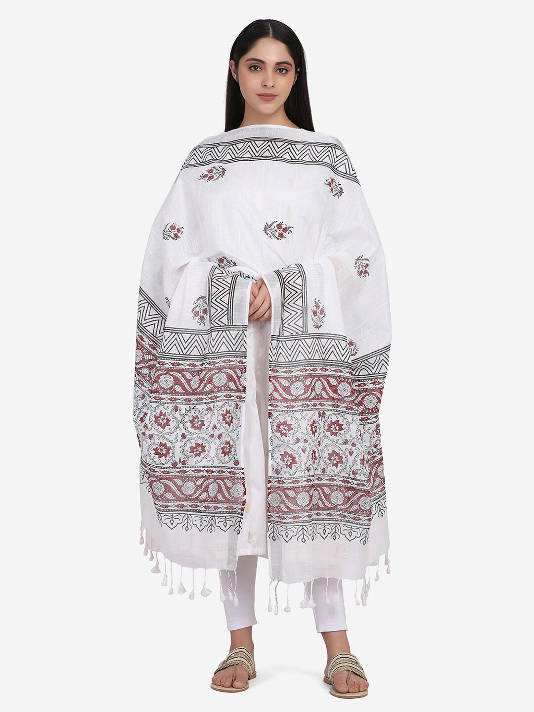 

THE WEAVE TRAVELLER White & Black Printed Block Print Dupatta