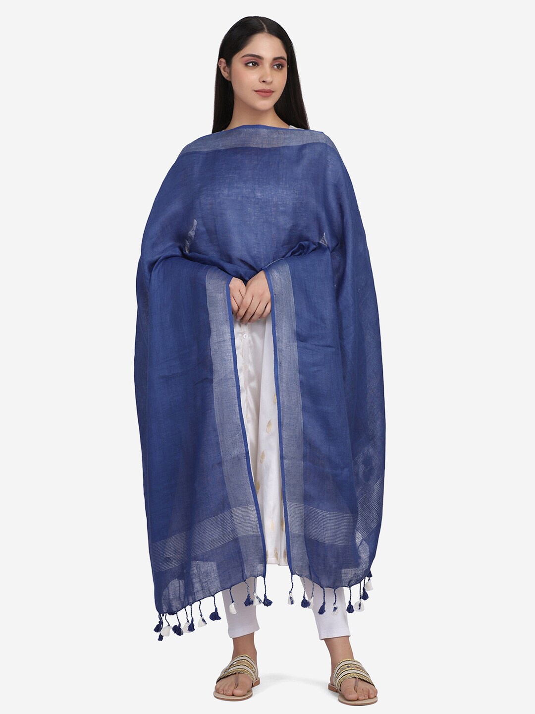 

THE WEAVE TRAVELLER Blue & Silver-Toned Linen Dupatta with Zari