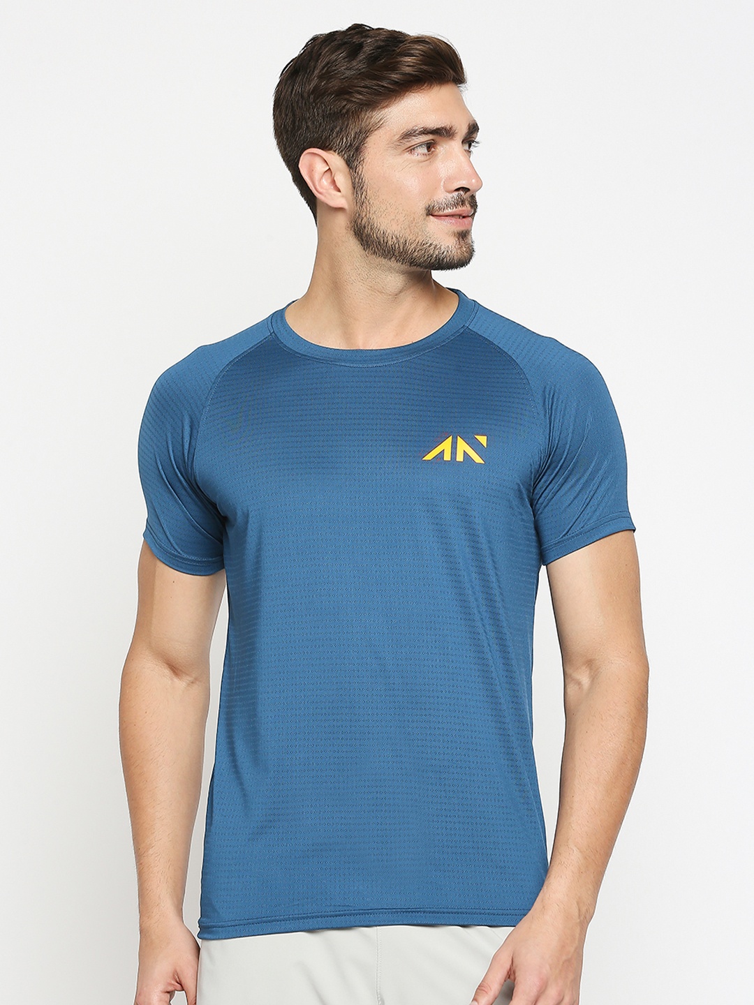 

AESTHETIC NATION Men Blue Slim Fit T-shirt