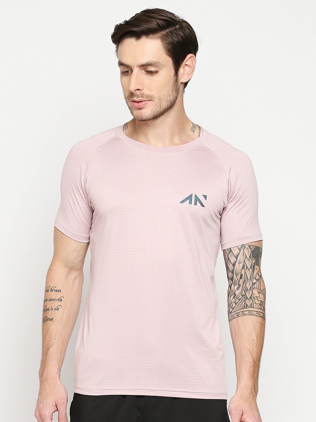 

AESTHETIC NATION Men Pink Slim Fit T-shirt