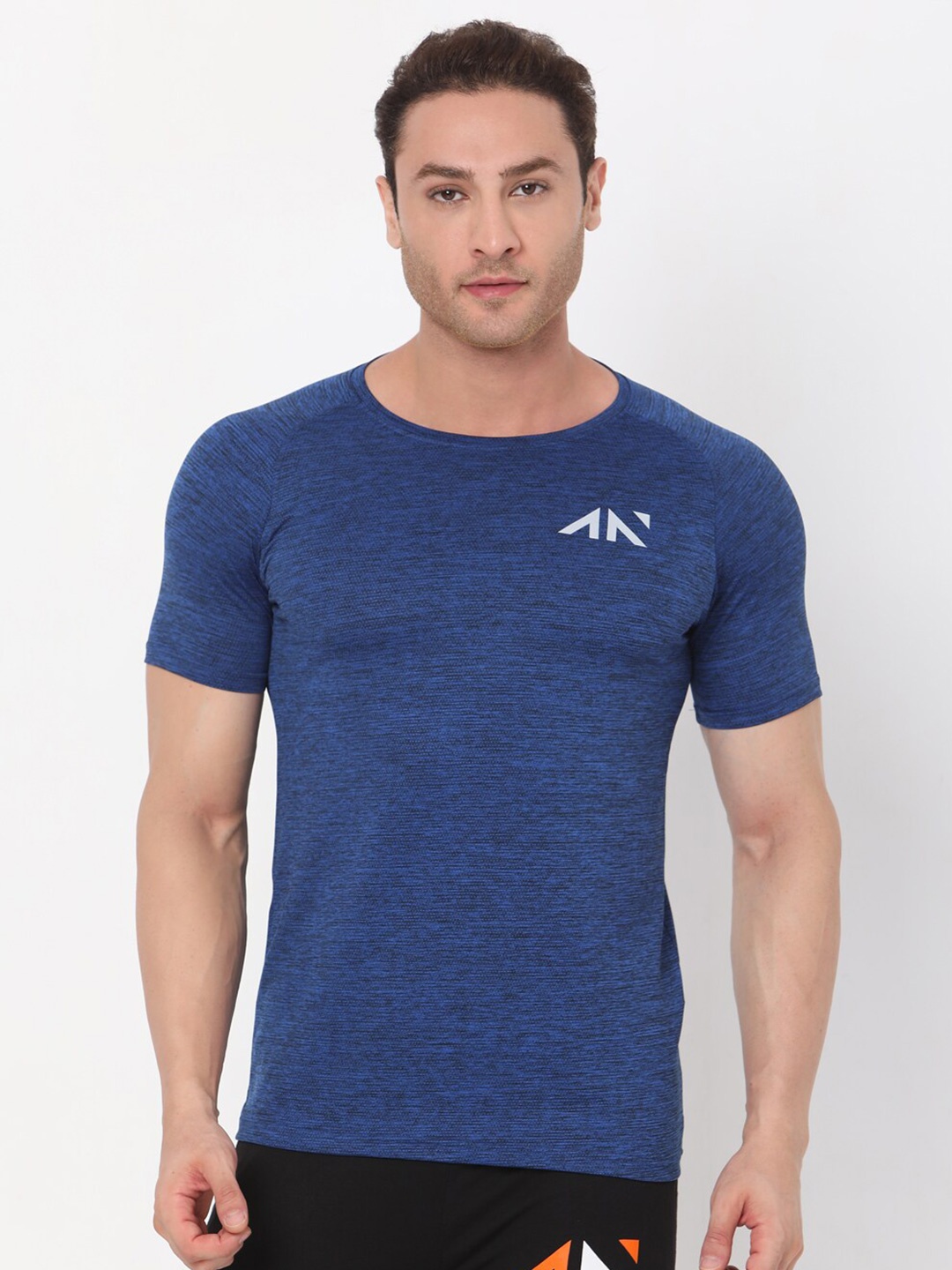 

AESTHETIC NATION Men Blue Slim Fit Bolt T-shirt