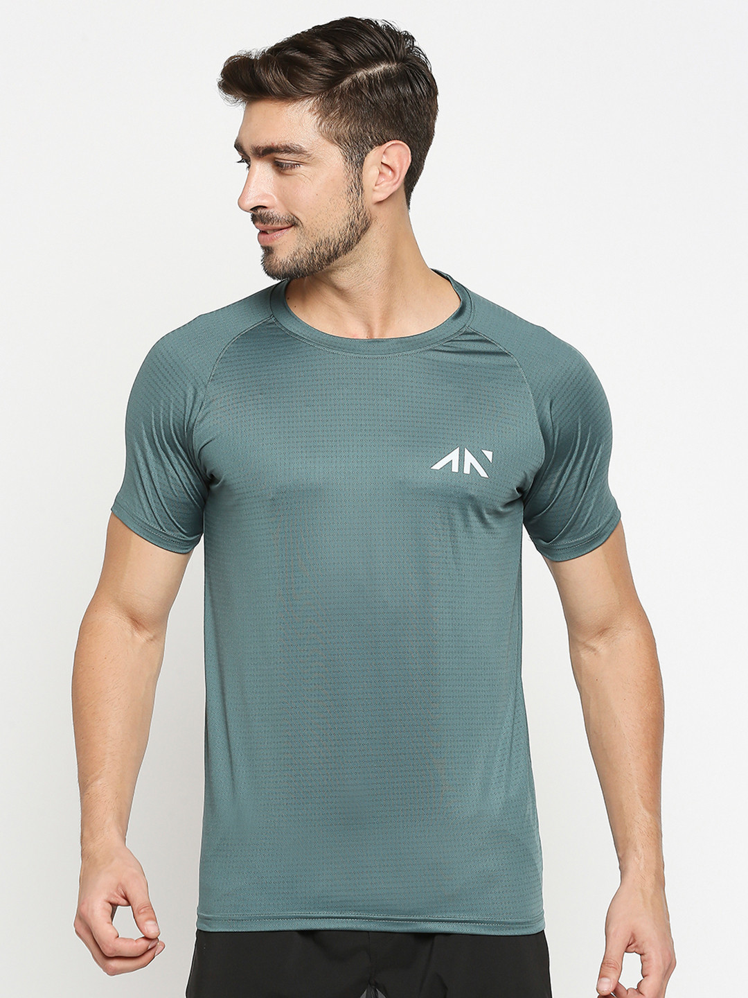 

AESTHETIC NATION Men Olive Green Slim Fit Hyper Mesh T-shirt