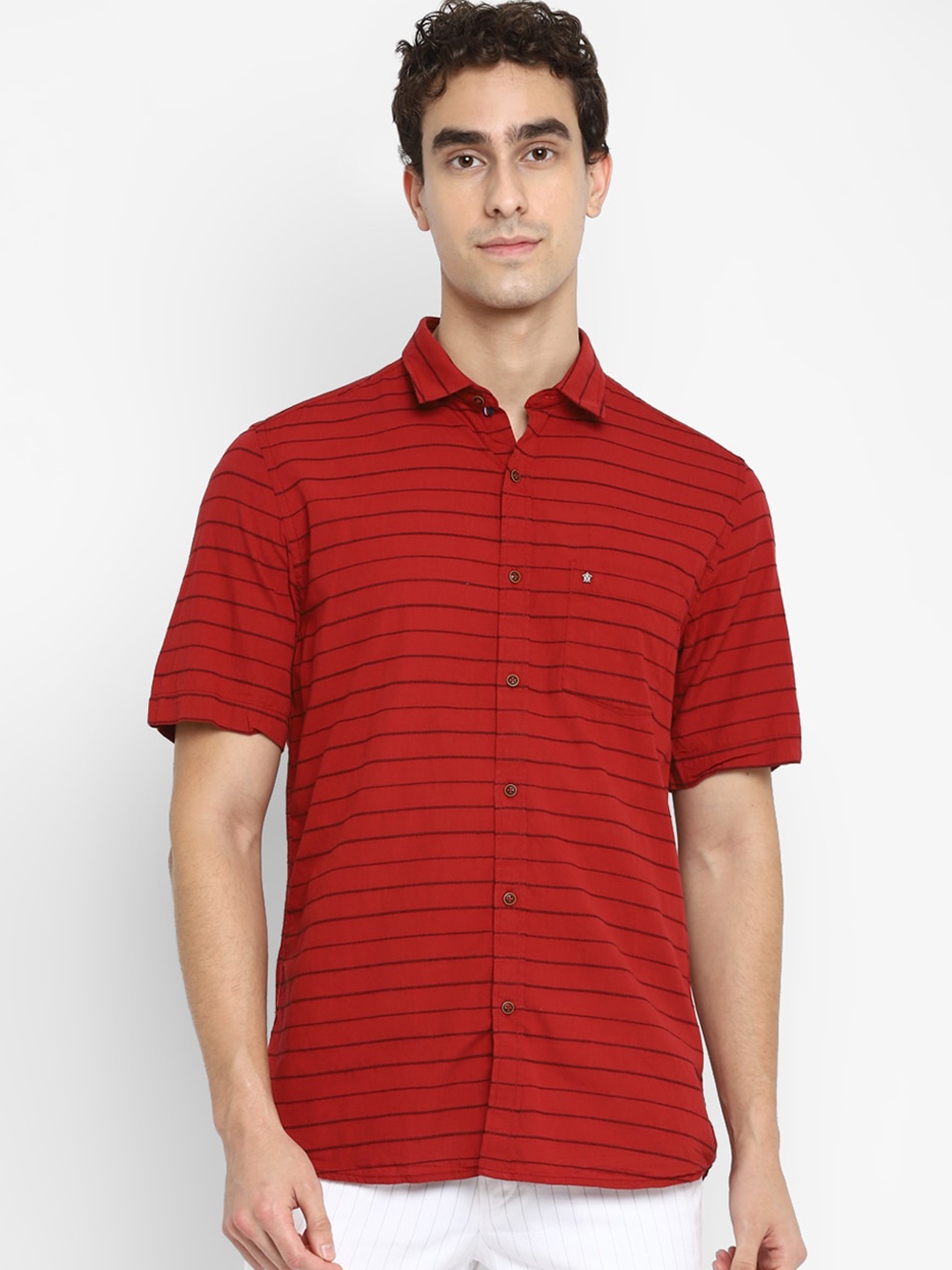 

Turtle Men Red & Black Slim Fit Horizontal Stripes Opaque Striped Casual Shirt