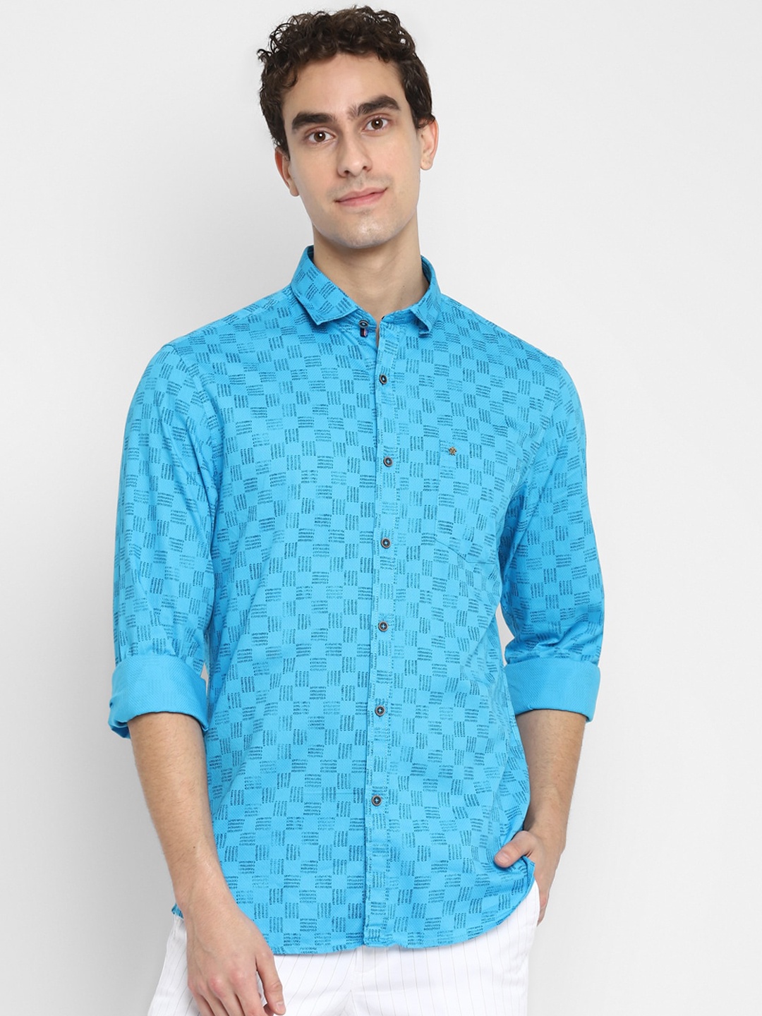 

Turtle Men Blue Slim Fit Opaque Printed Casual Shirt