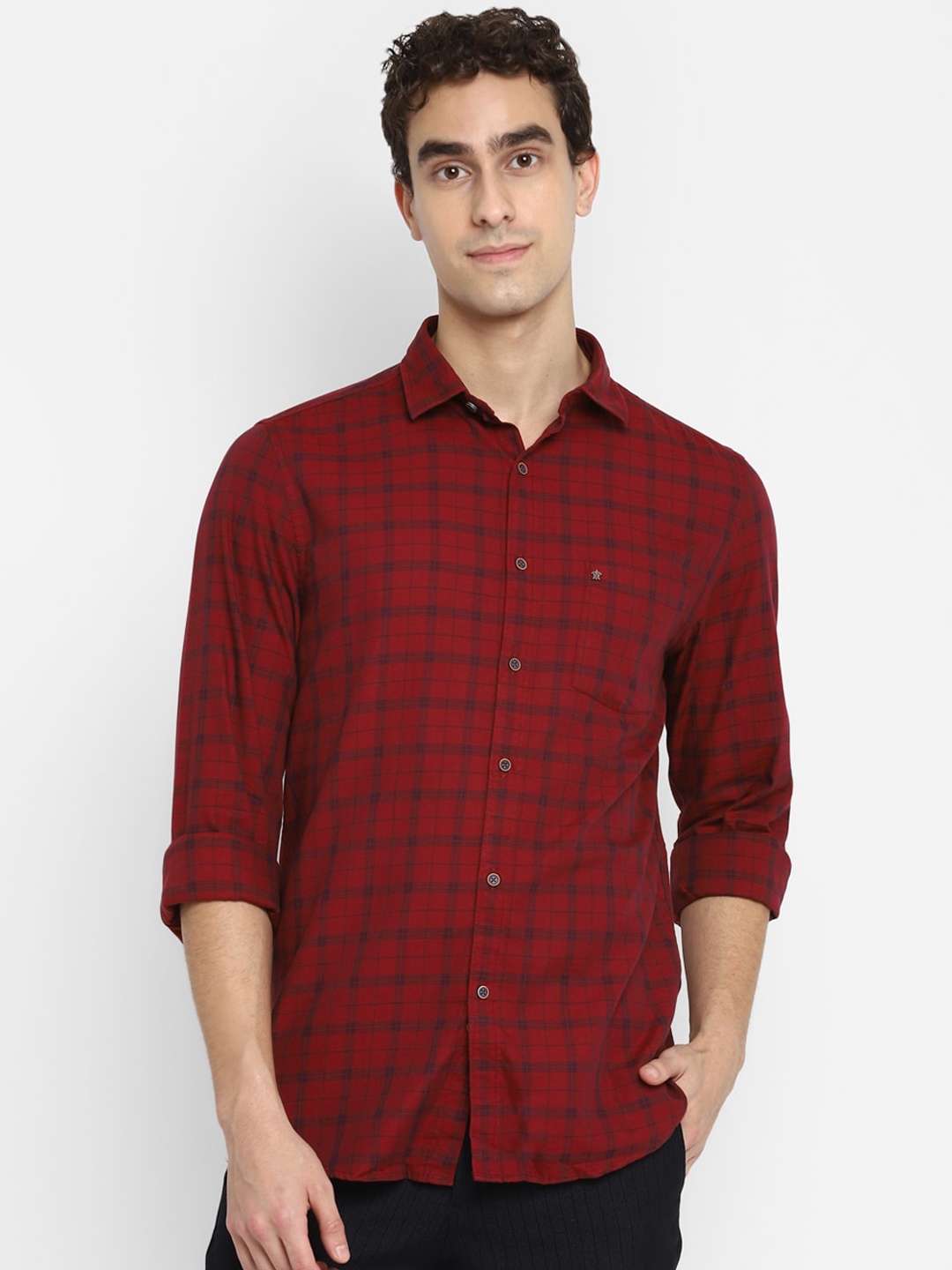 

Turtle Men Maroon Slim Fit Opaque Checked Casual Shirt