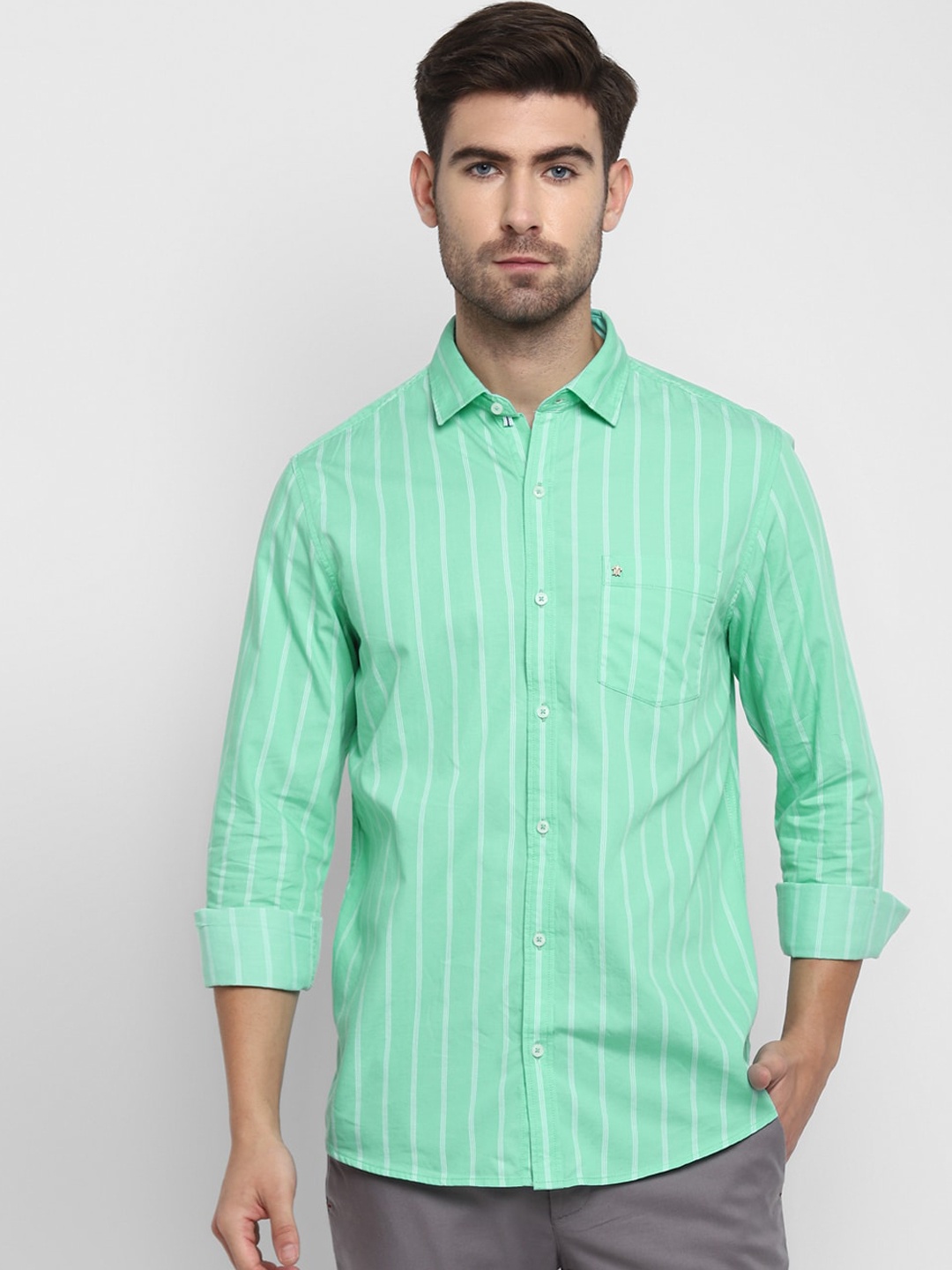 

Turtle Men Green & White Slim Fit Opaque Checked Cotton Casual Shirt