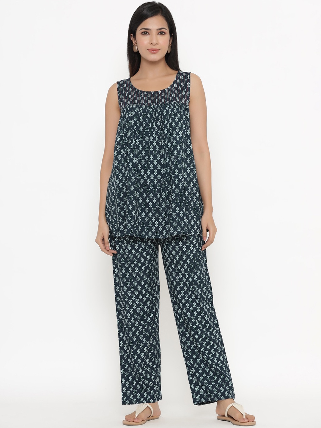 

kipek Women Navy Blue Printed Kurti with Trousers