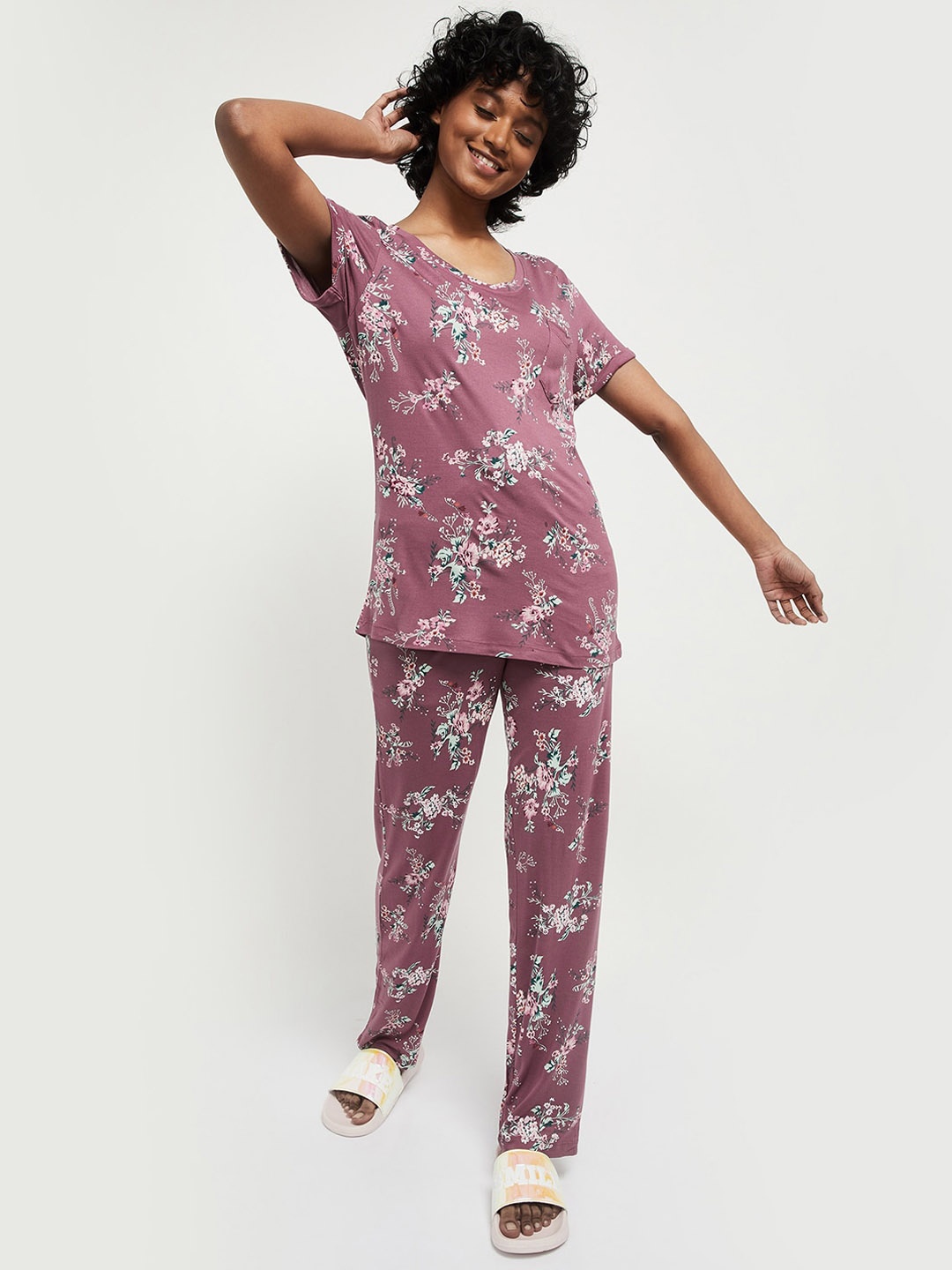

max Women Mauve & White Printed Night suit