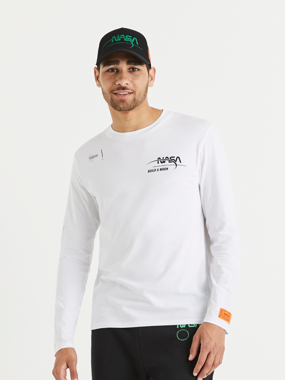 

Celio Men White T-shirt