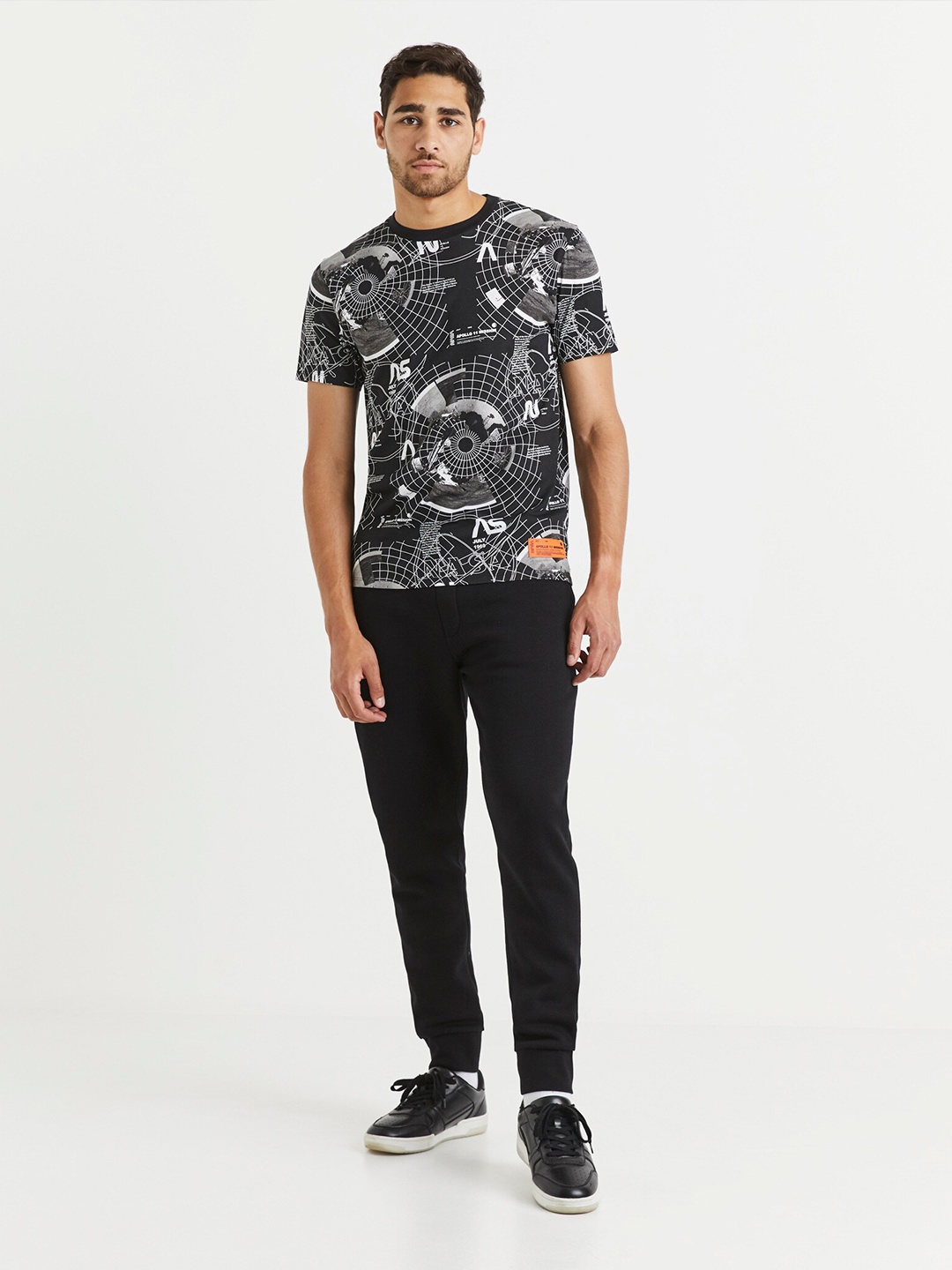 

Celio Men Cotton NASA T-shirt, Black