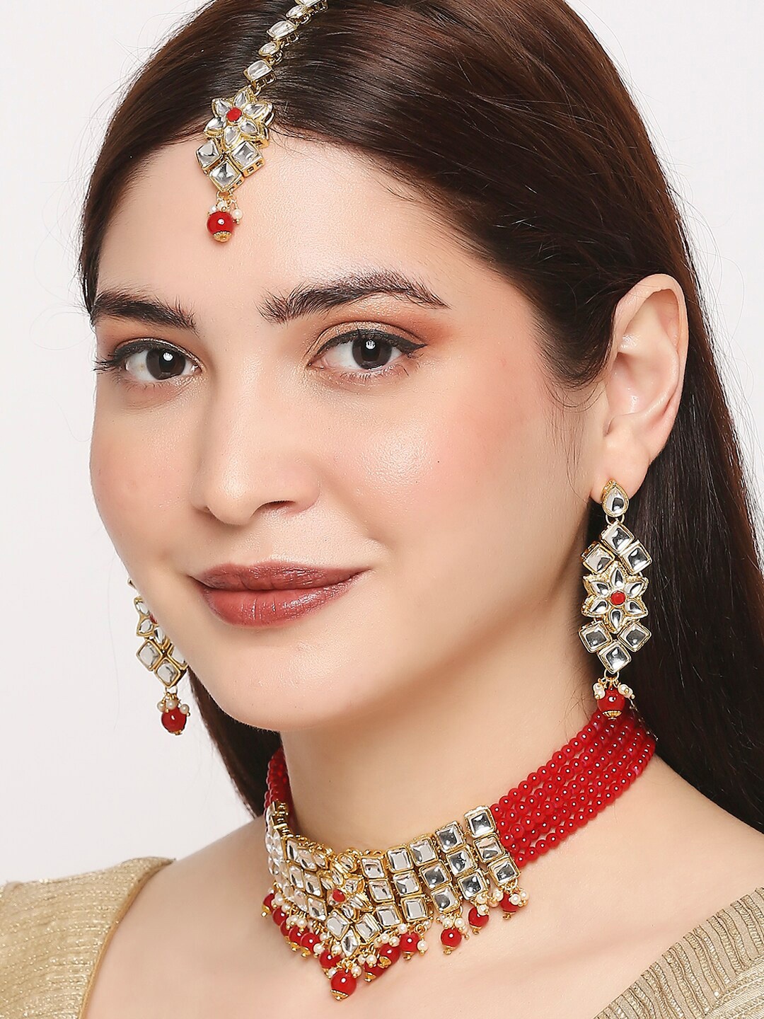 

OOMPH Gold-Toned & Red Kundan-Studded & Beaded Jewellery Set