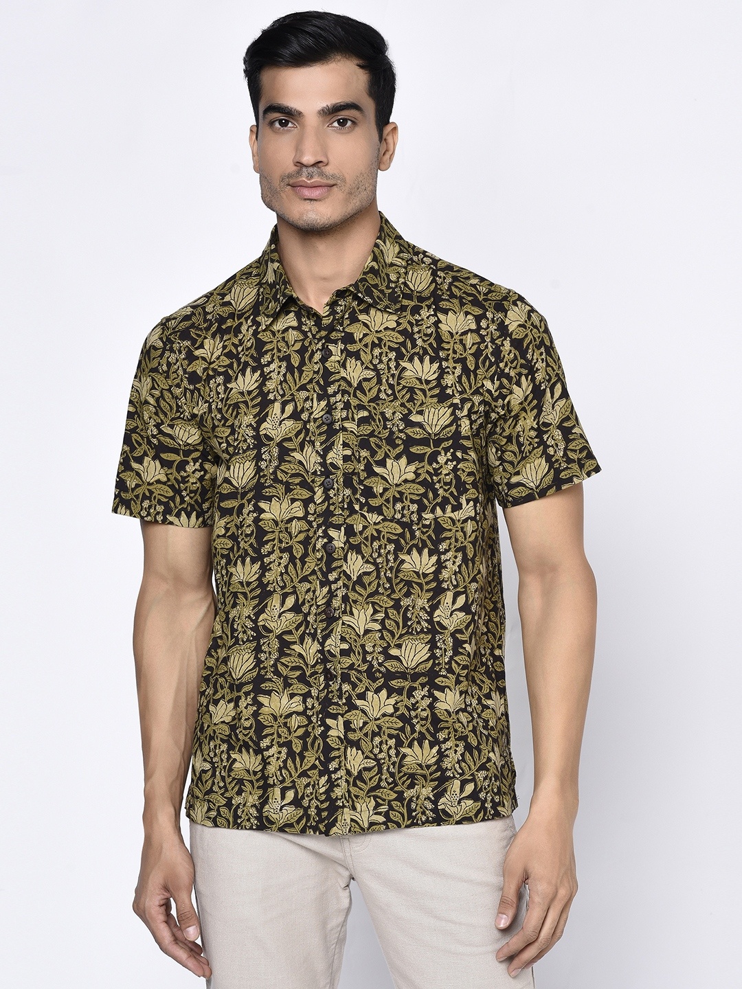 

Fabindia Men Black & Green Cotton Ethnic Hand Block Print Shirt