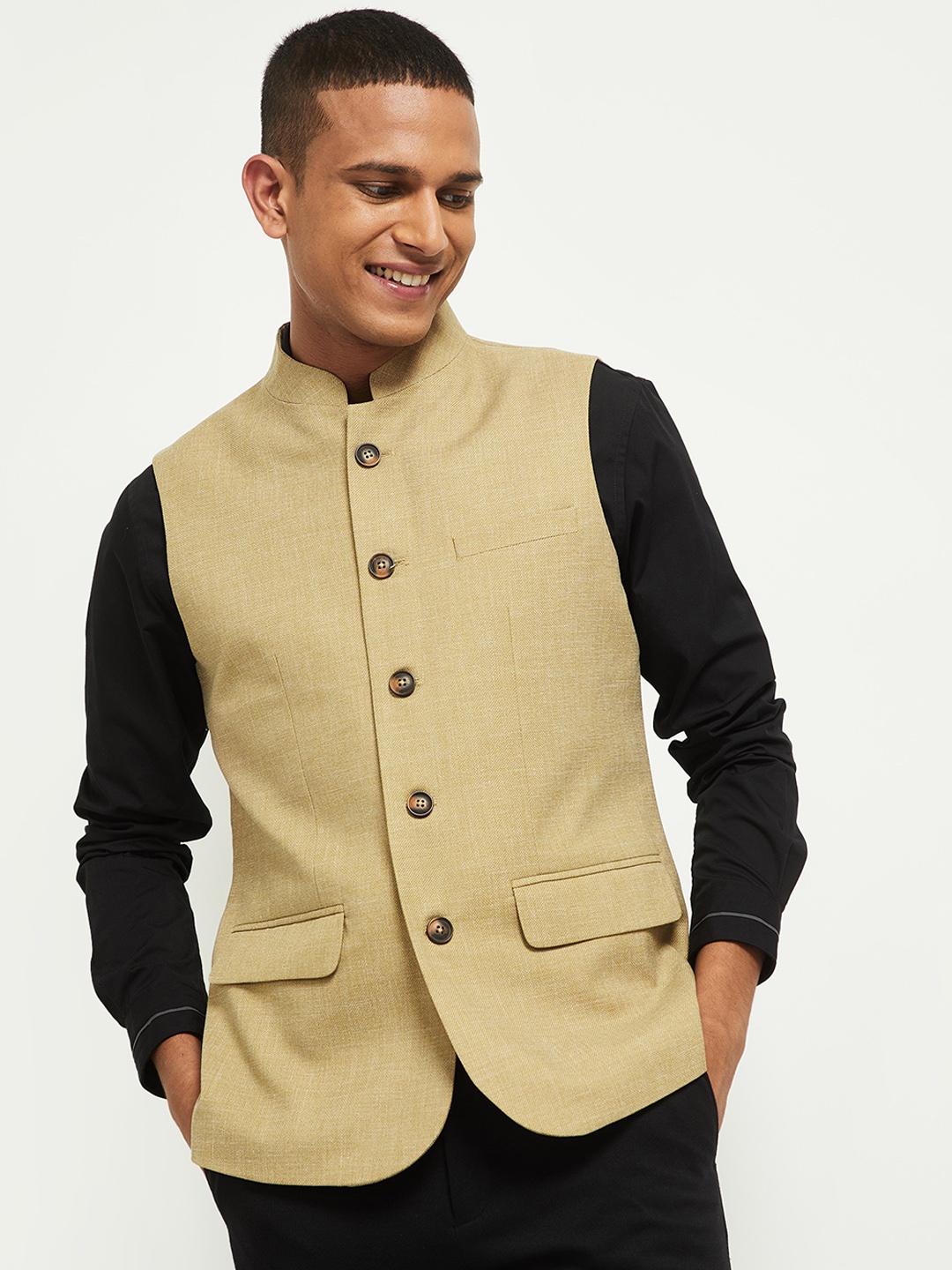 

max Men Beige Solid Nehru Jacket
