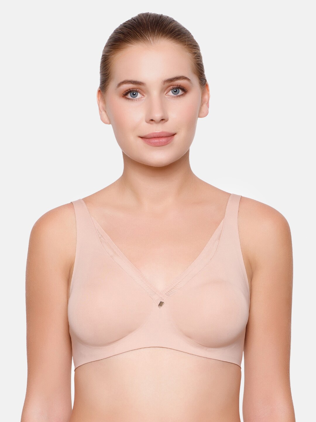 

Triumph True Shape Sensation Non Padded Wireless 360deg Support Minimizer Bra, Nude