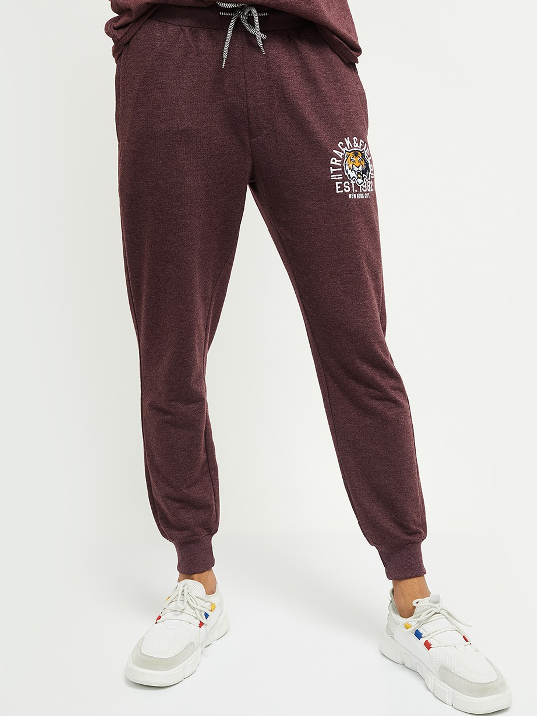 

max Men Maroon Solid Joggers