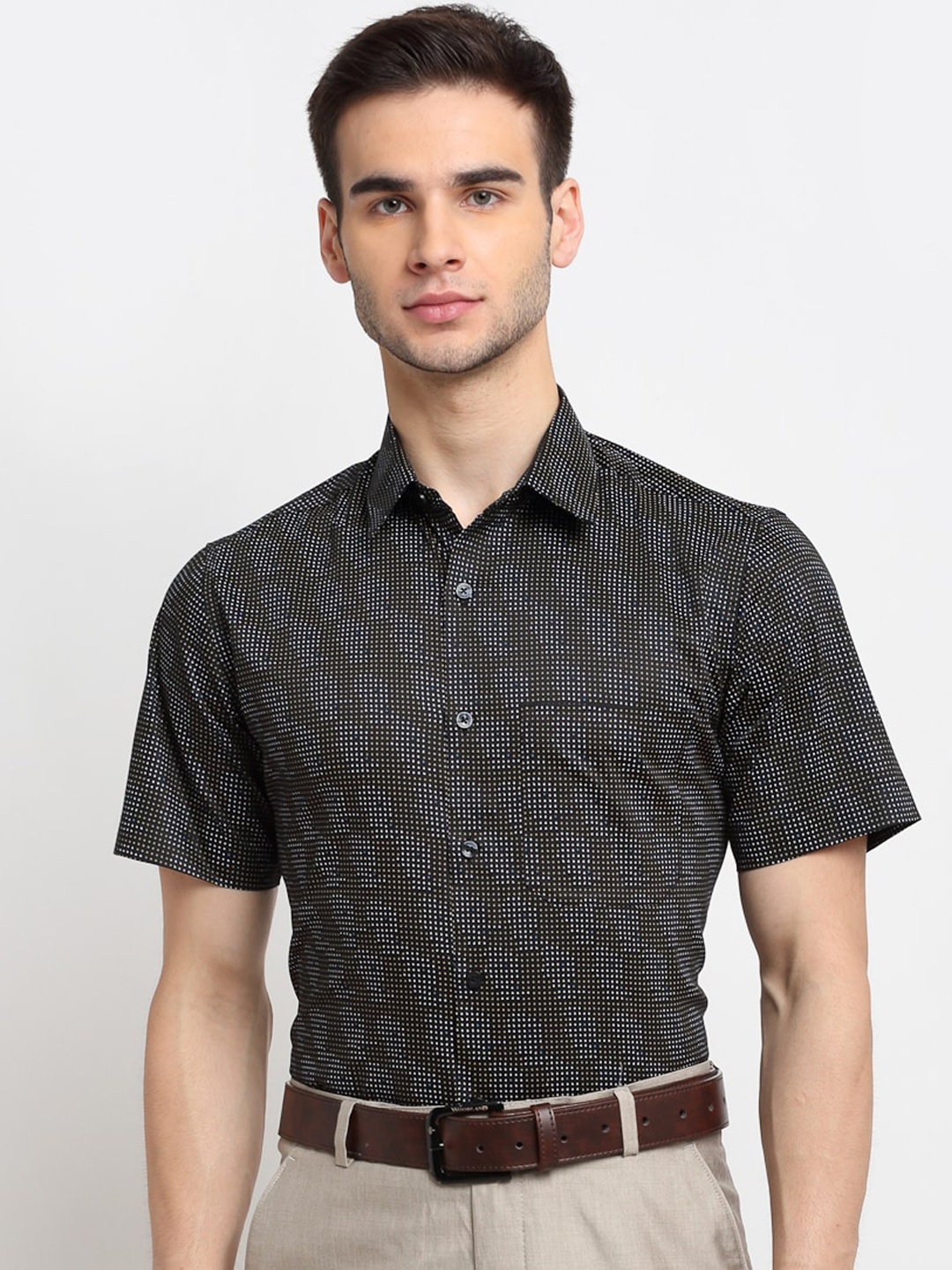 

FINNOY Men Black Slim Fit Opaque Printed Casual Shirt