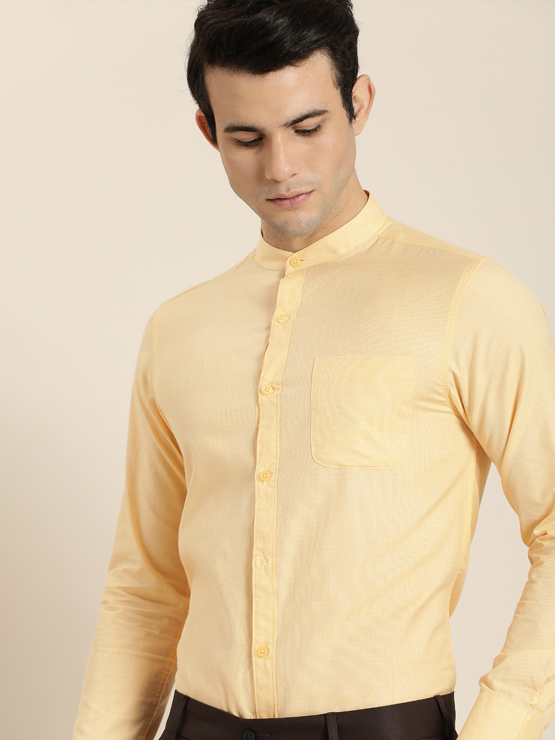 

INVICTUS Men Yellow Slim Fit Semiformal Shirt