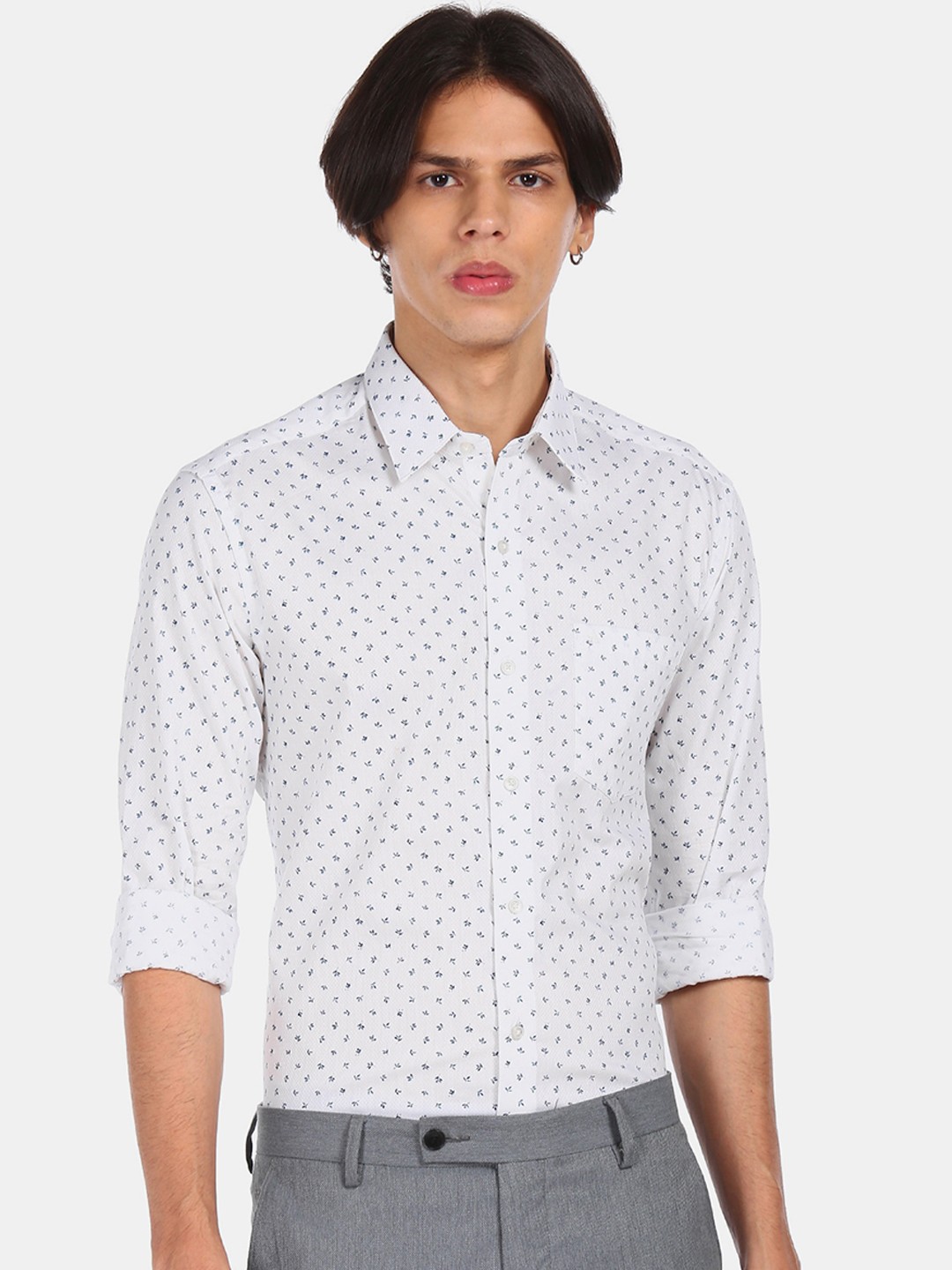 

Arrow Men White & Blue Printed Slim Fit Formal Cotton Shirt