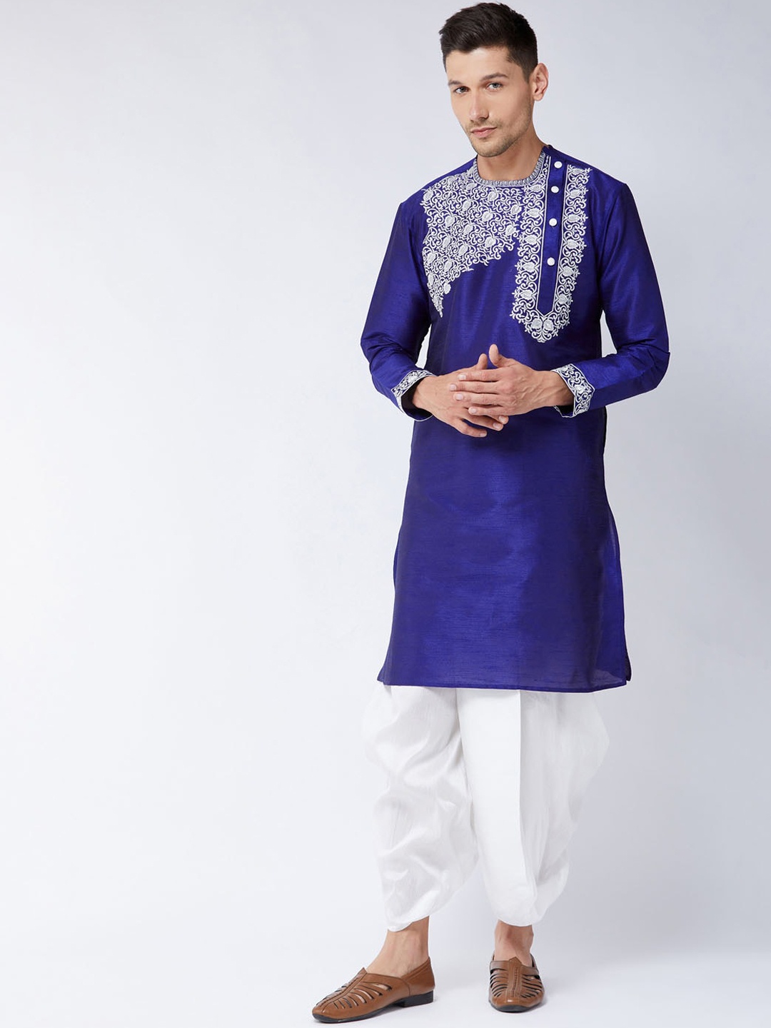 

VASTRAMAY Men Blue & White Ethnic Motifs Embroidered Kurta with Dhoti Pants