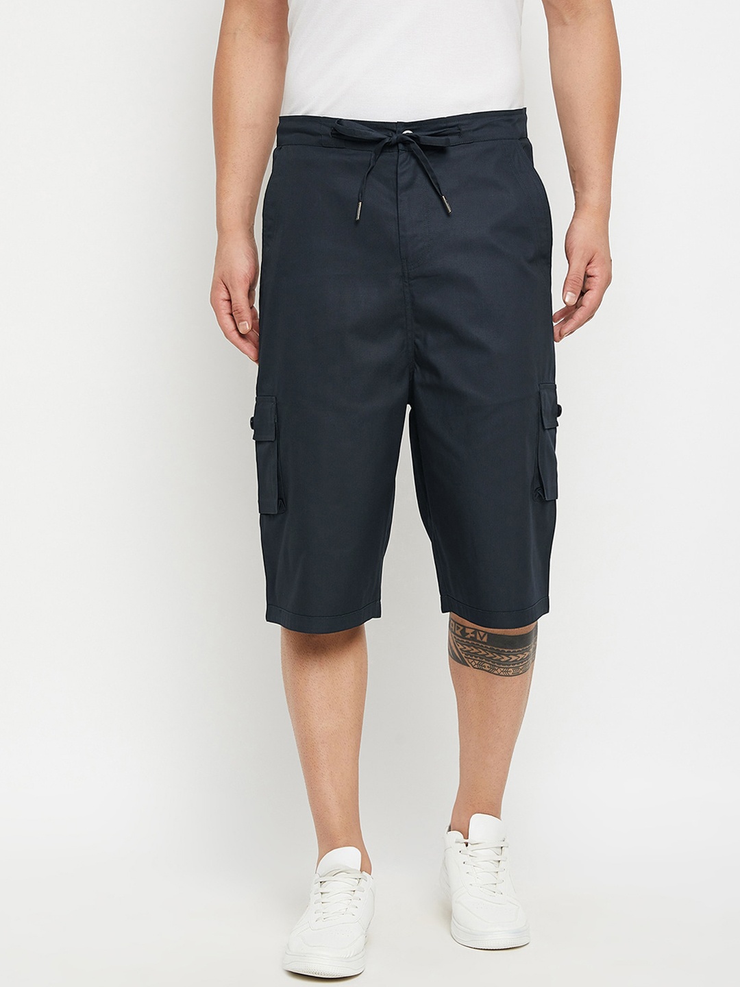 

Hypernation Men Navy Blue Pure Cotton Cargo Shorts