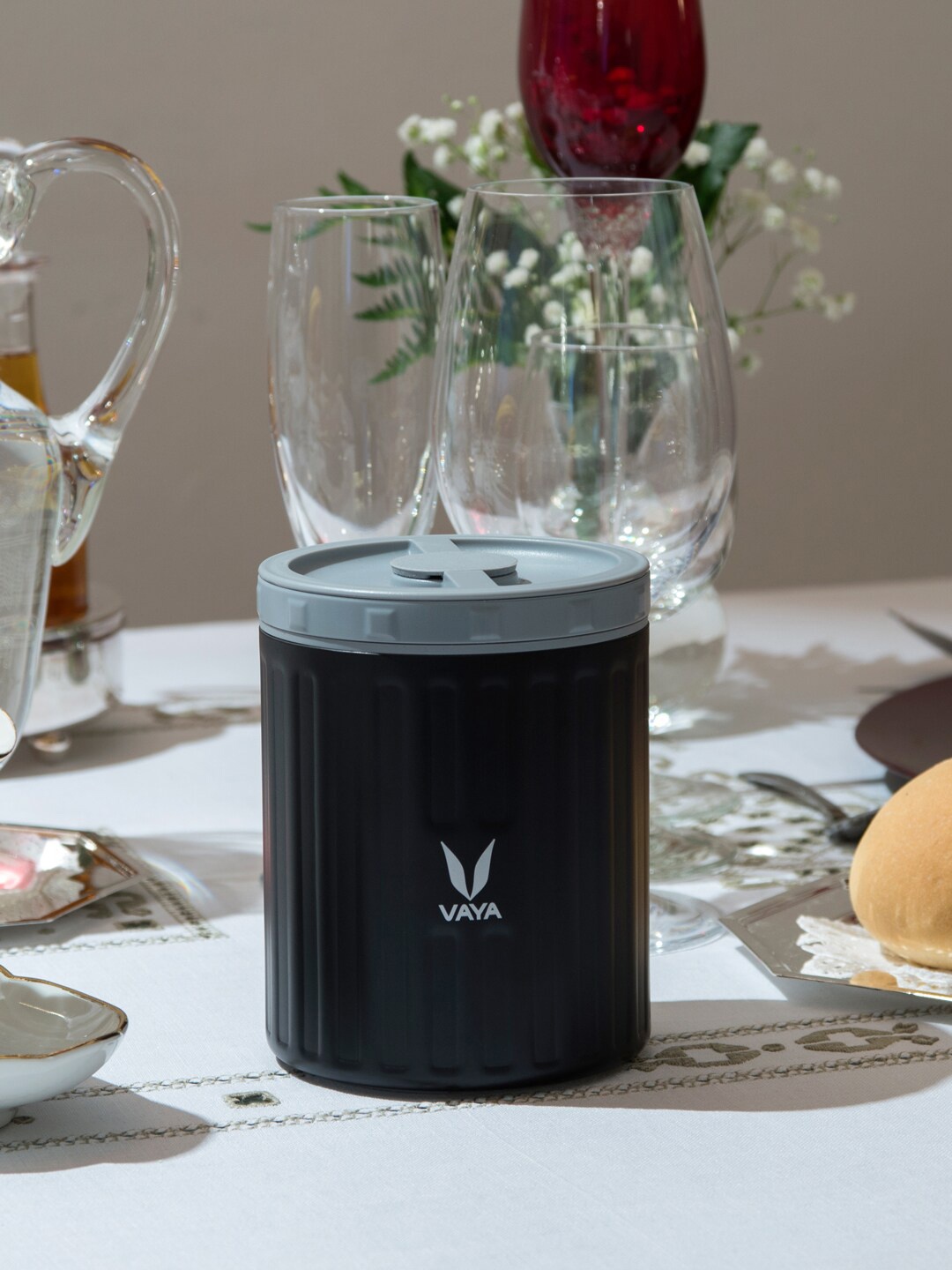 

Vaya Set Of 2 Black Solid Food Containers 300ml & 500ml