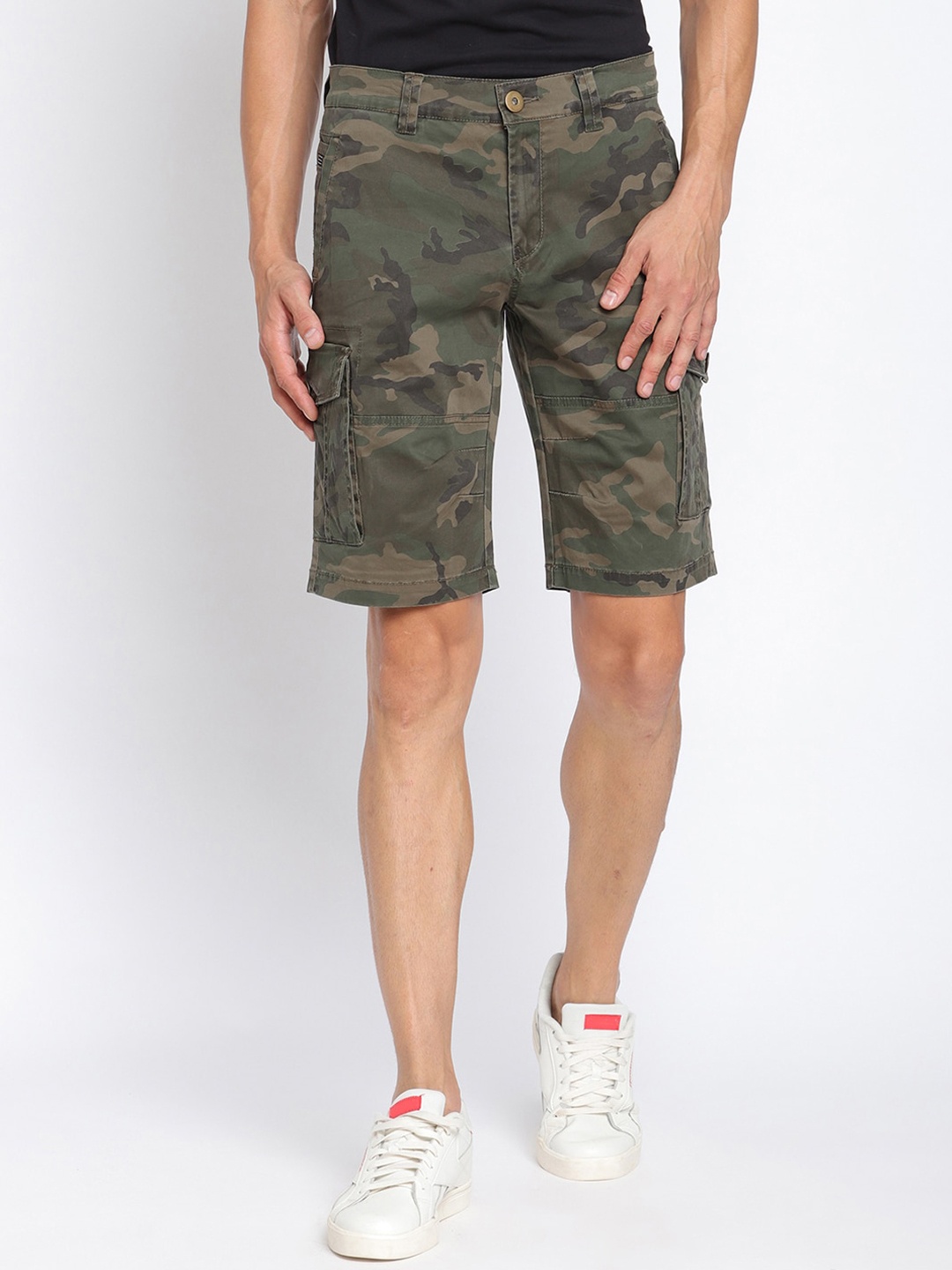 

PUNK Men Olive Green Camouflage Printed Cotton Cargo Shorts