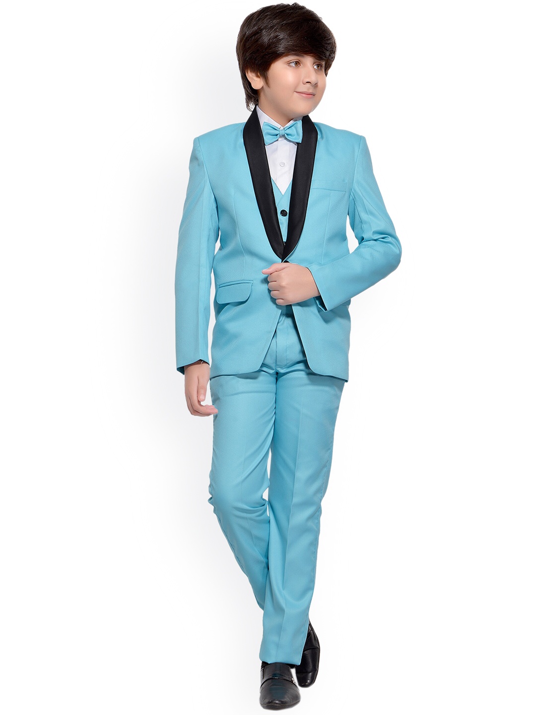 

Jeetethnics Boys Blue Solid 5-Piece Single-Breasted Partywear Suit