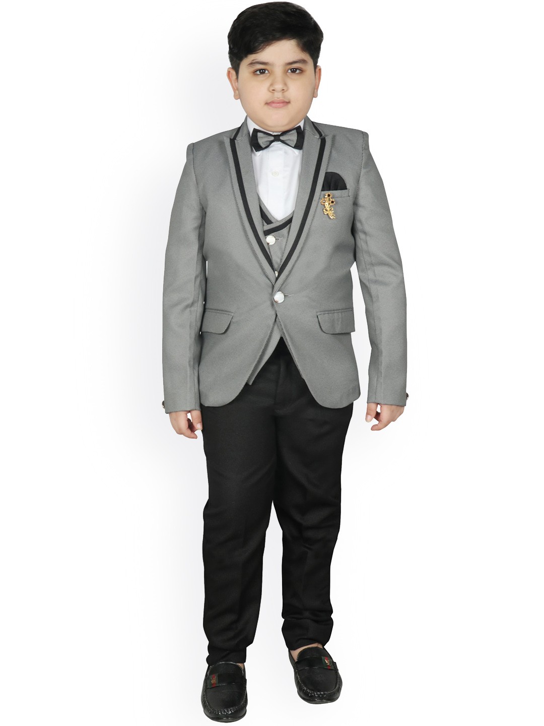 

SG YUVRAJ Boys Silver & Black Solid 3-Piece Single-Breasted Partywear Suit