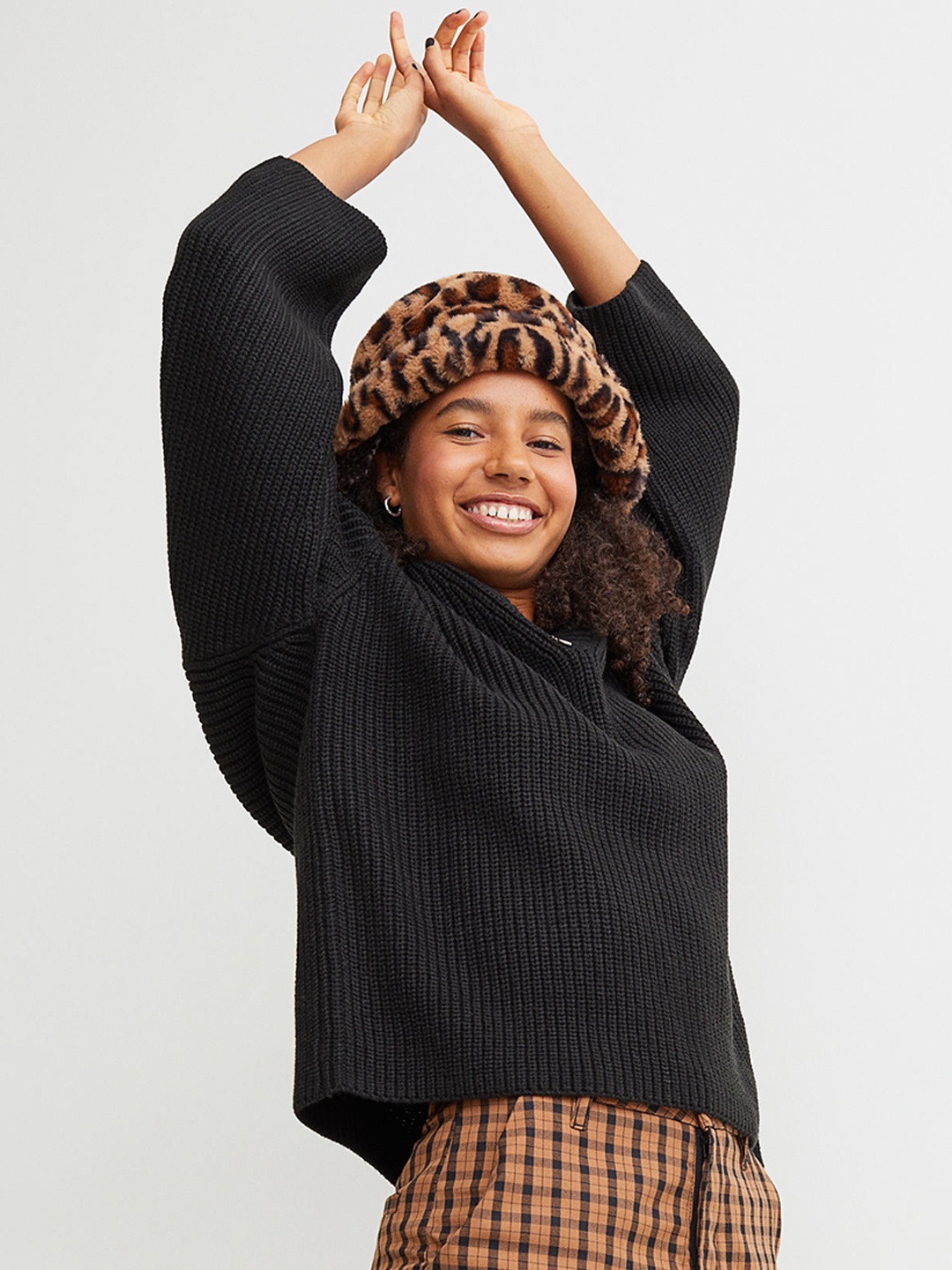 

H&M Women Black Self Design V-neck Jumper