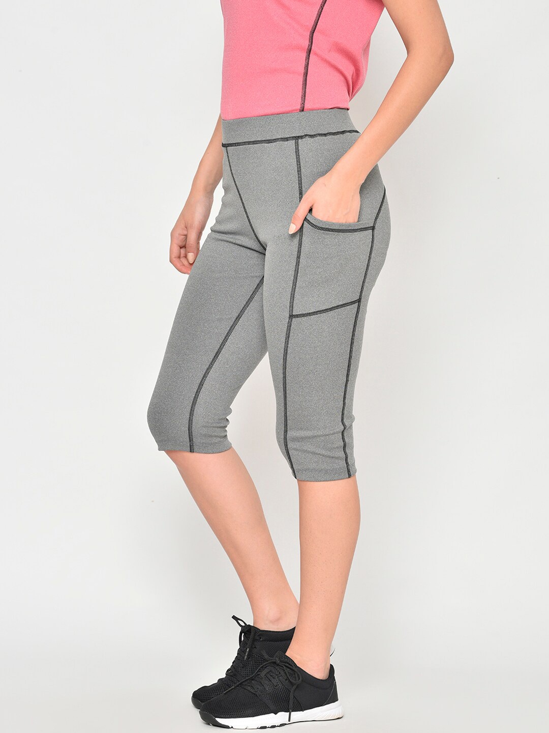 

Chkokko Women Grey & Black Solid Mid-Rise Sports Capri