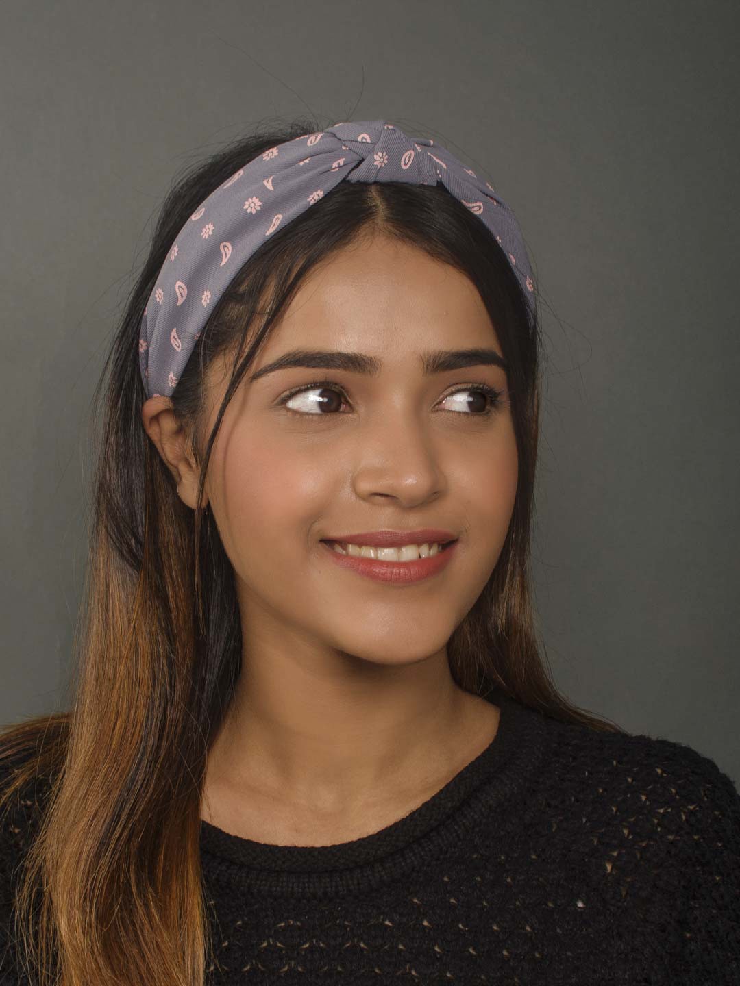 

ToniQ Women Grey & Pink Paisley Printed Top Knot Hair Band