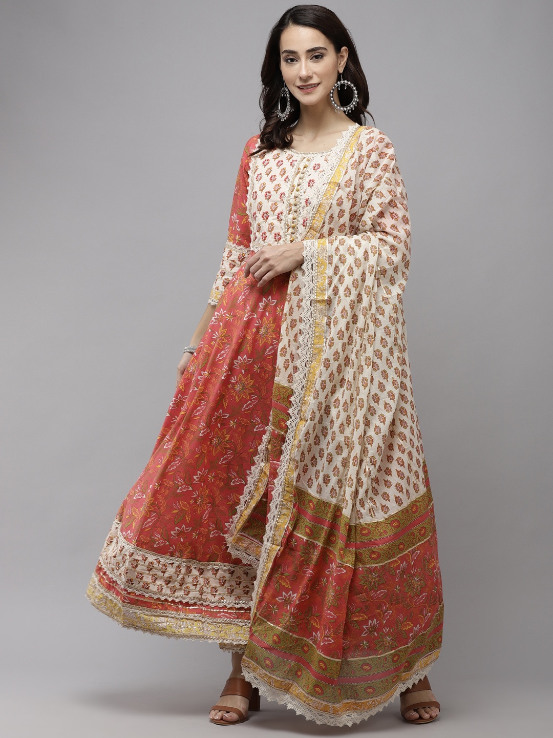 

Ishin Women Pink Floral Embroidered Regular Gotta Patti Pure Cotton Kurta with Trousers & With Dupatta