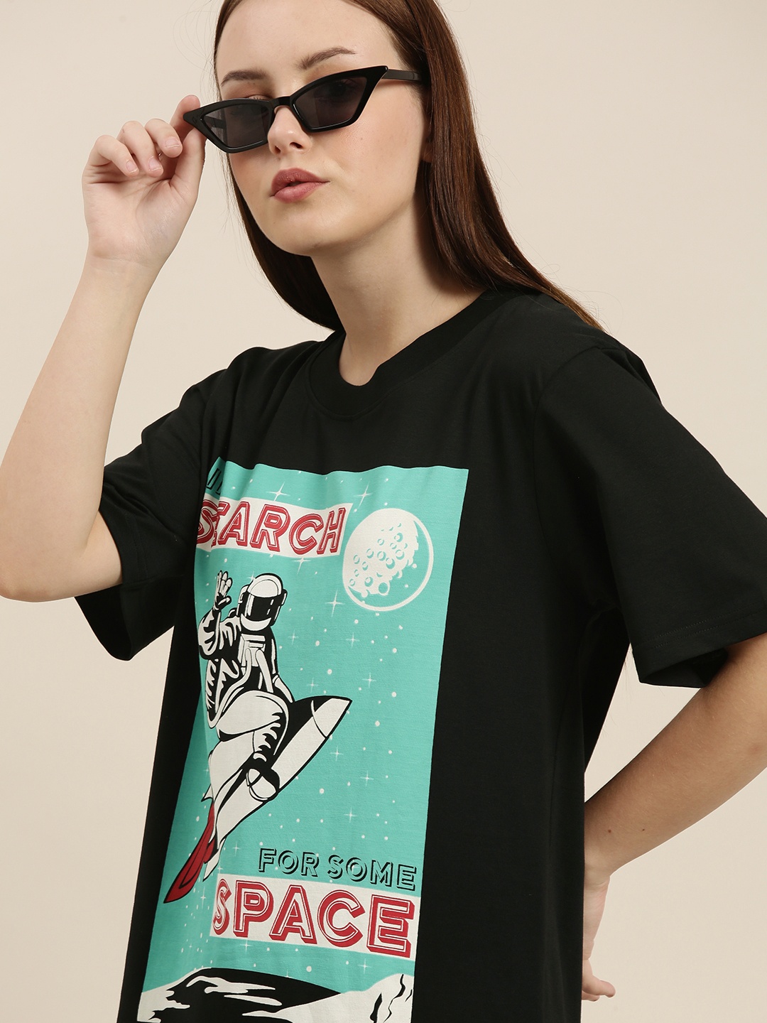 

Difference of Opinion Women Black Green Printed Pure Cotton Oversized T-shirt