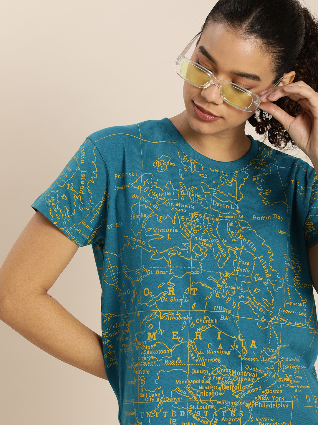 

Difference of Opinion Women Blue Printed Drop-Shoulder Sleeves Pure Cotton Boxy T-shirt