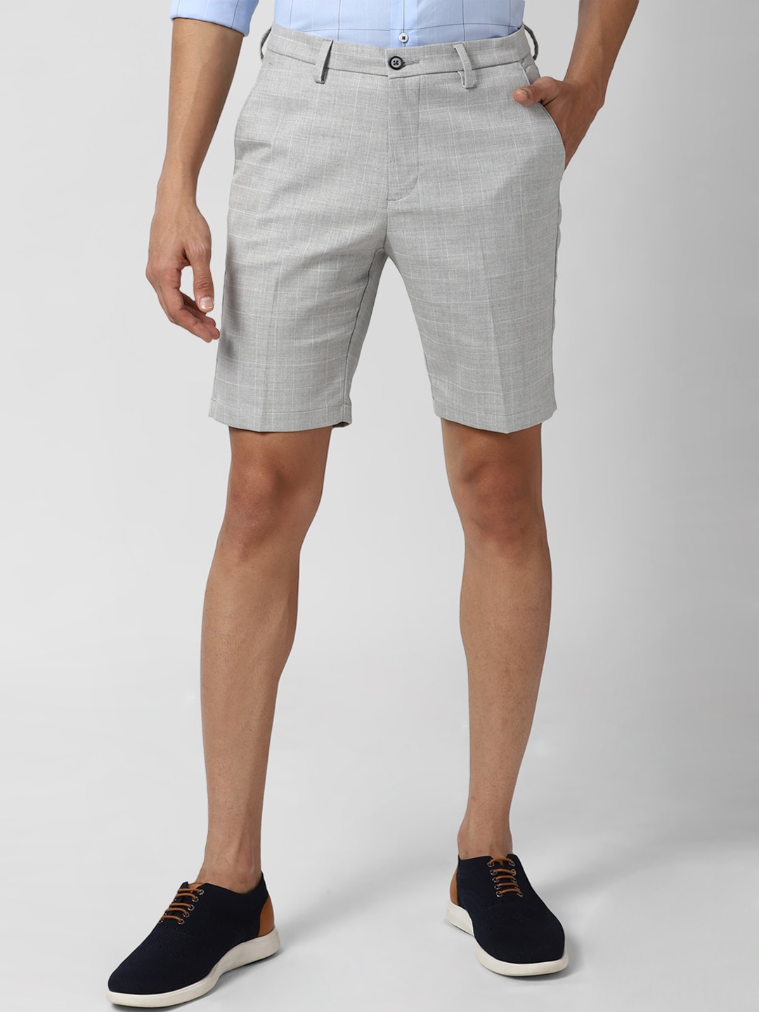 

Peter England Men Grey Checked Slim Fit Regular Shorts
