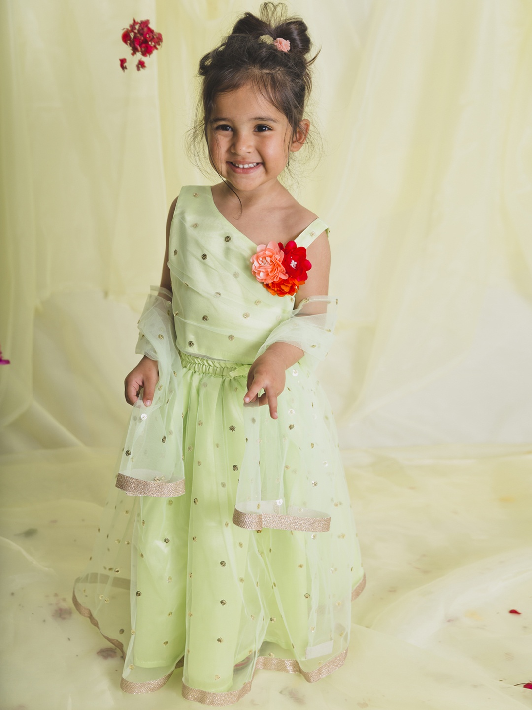 

SAKA DESIGNS Girls Green & Red Embellished Ready To Wear Lehenga Blouse & Dupatta