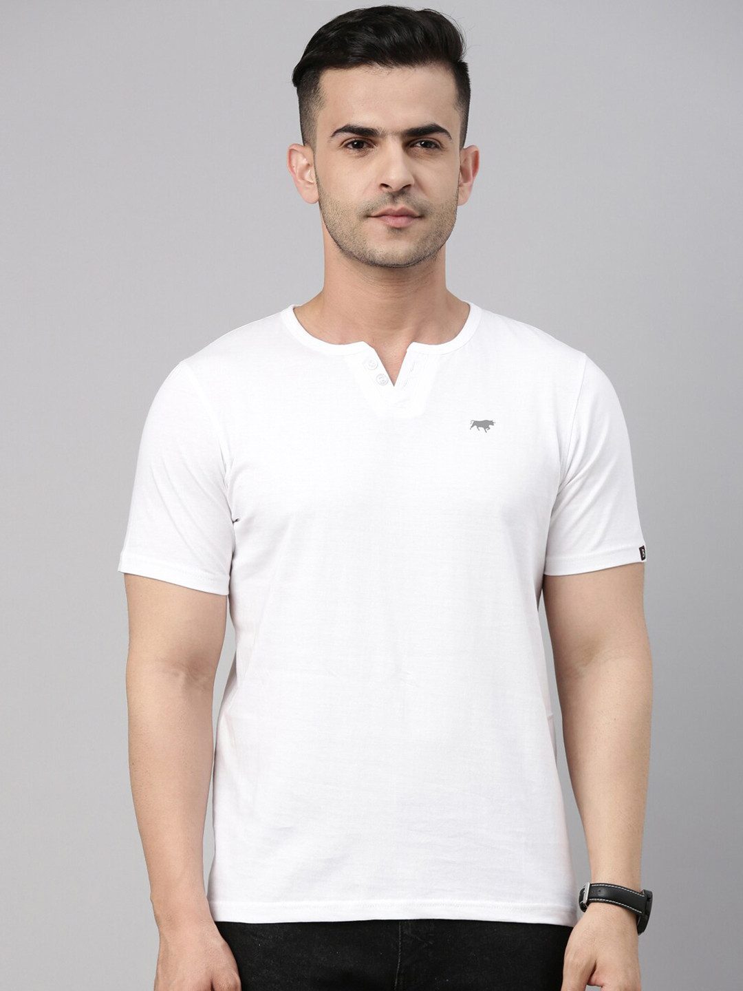 

Bushirt Men White Pure Cotton Henley Neck Pure Cotton T-shirt