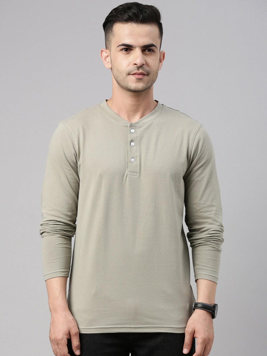 

Bushirt Men Green Pure Cotton Henley Neck Pure Cotton T-shirt