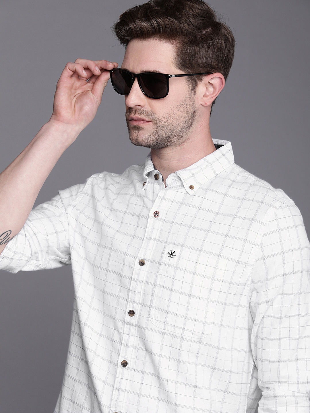 

WROGN Men White & Black Slim Fit Checked Casual Shirt