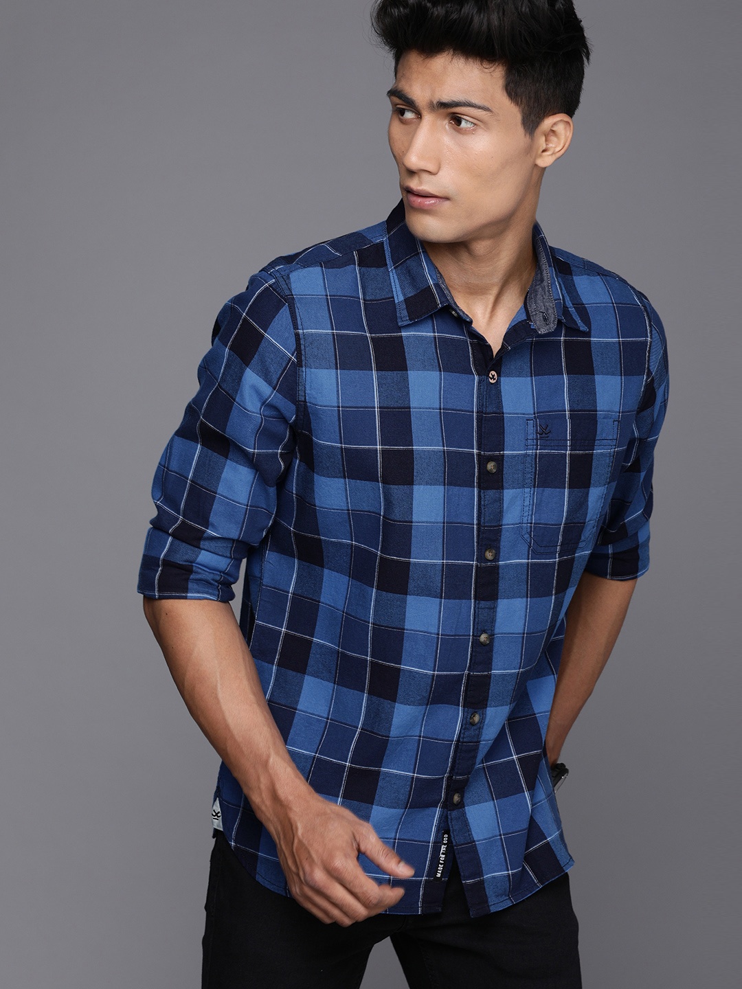 

WROGN Men Blue Slim Fit Checked Pure Cotton Casual Shirt