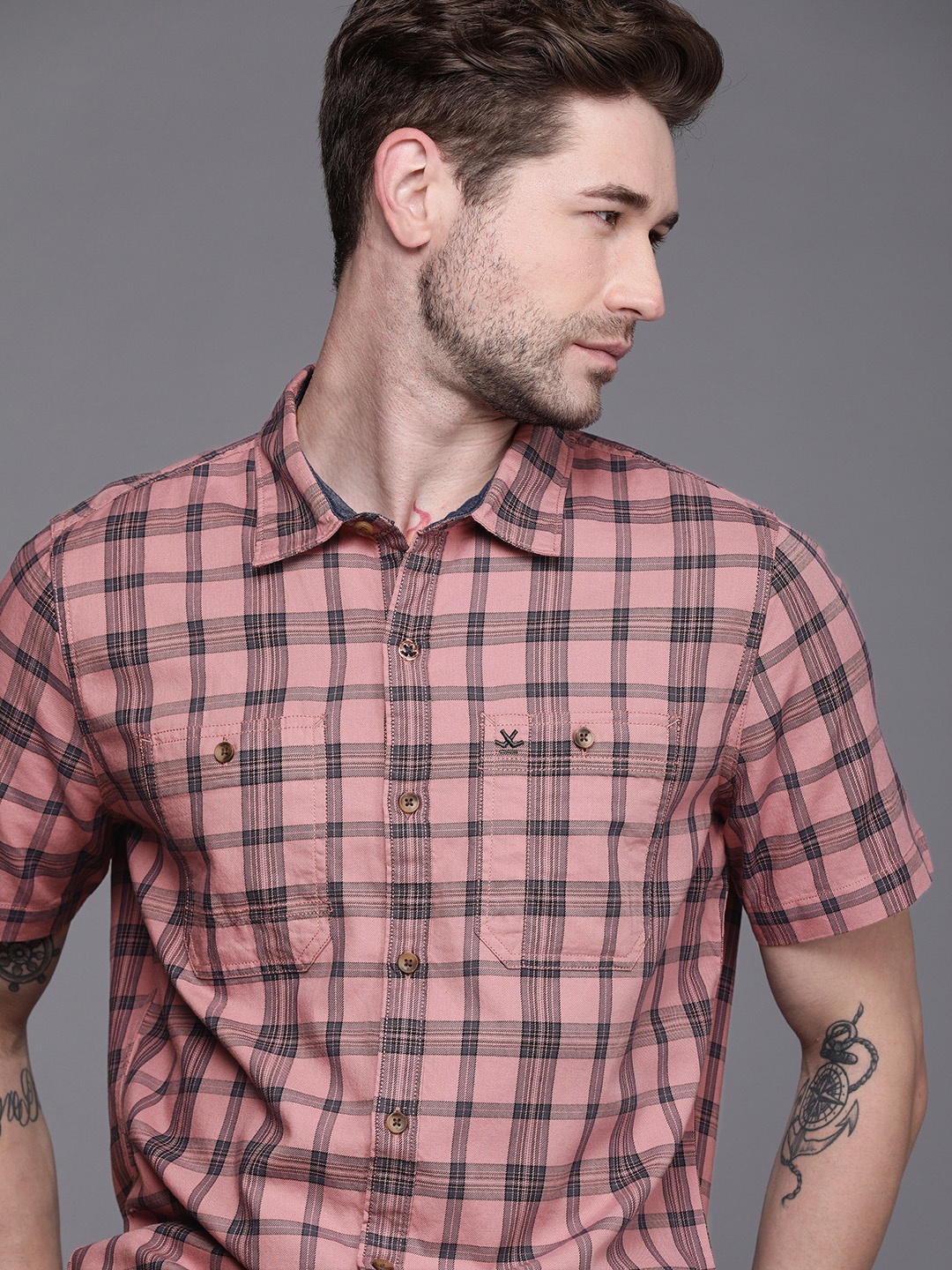 

WROGN Men Pink & Black Slim Fit Checked Casual Shirt